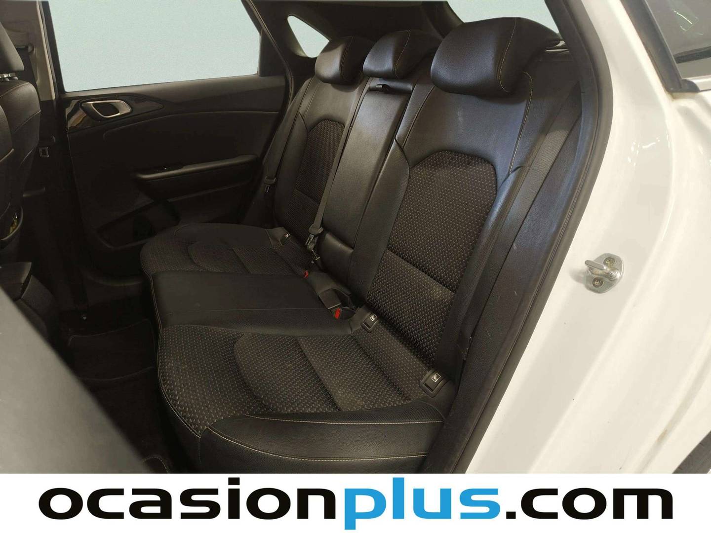 Foto asientos traseros KIA Ceed KIA Ceed 1.4 T-GDi Tech DCT (140 CV)