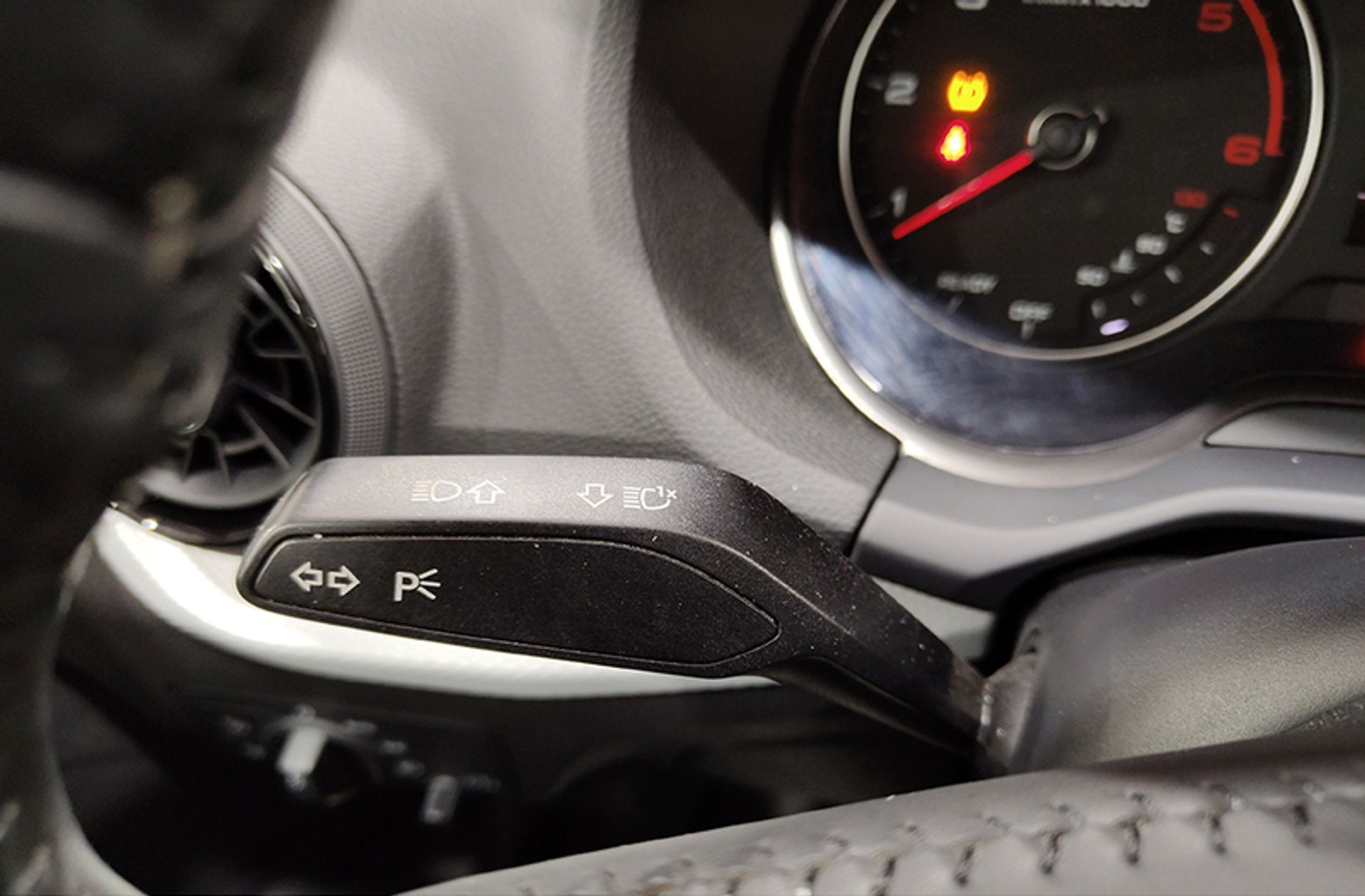 Audi Q2 design edition 1.6 TDI - foto 26