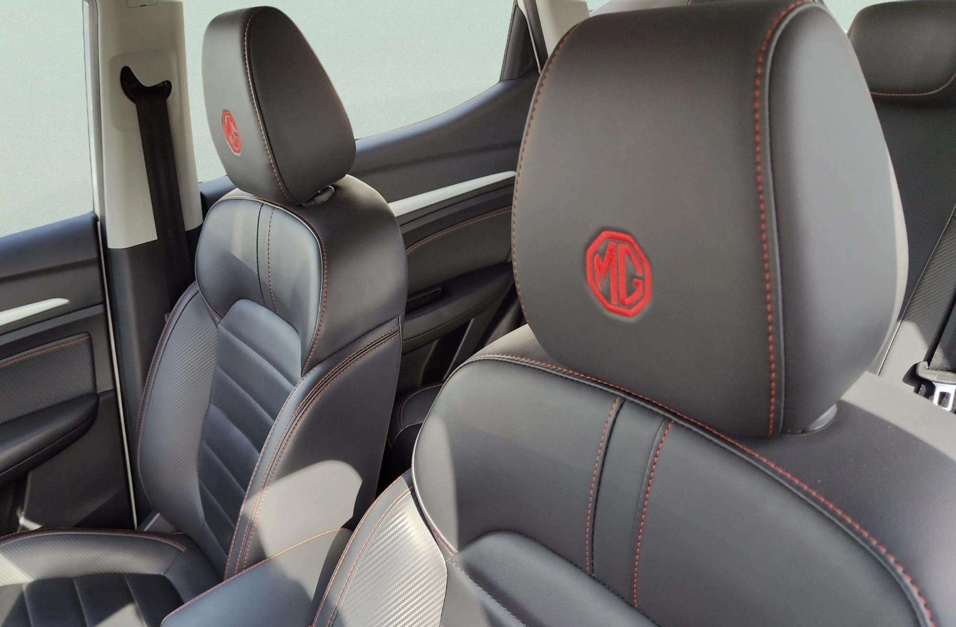 MG ZS 1.5 Luxury - foto 12