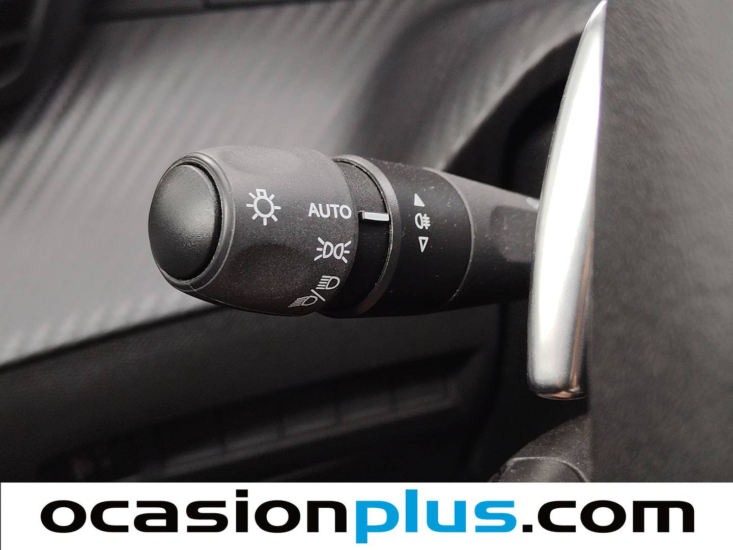 Equipamiento del Peugeot 208 Peugeot 208 Style Hybrid 110 eDCS6 (110 CV)