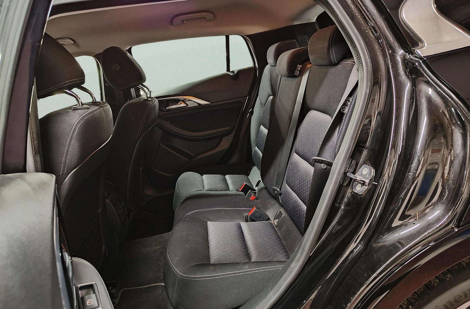 Infiniti Q30 1.6T Premium - foto 12