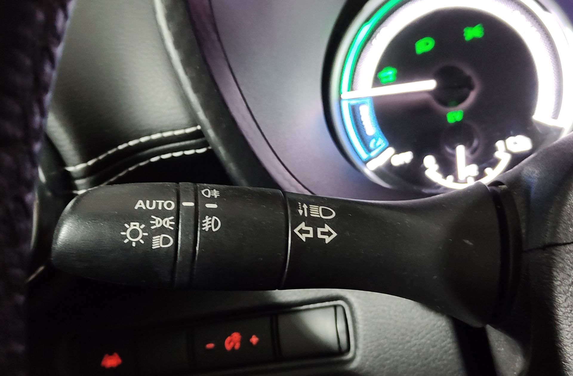 Nissan Juke 1.6 Hybrid N-Connecta - foto 22