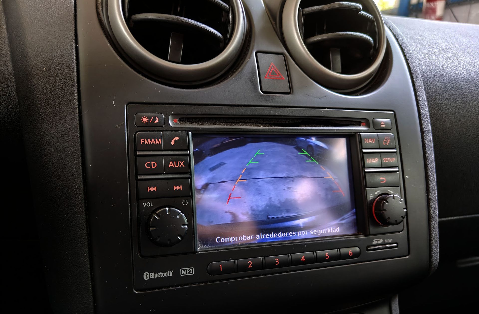 Nissan Qashqai 2.0 dCi Tekna Sport 4x2 - foto 8