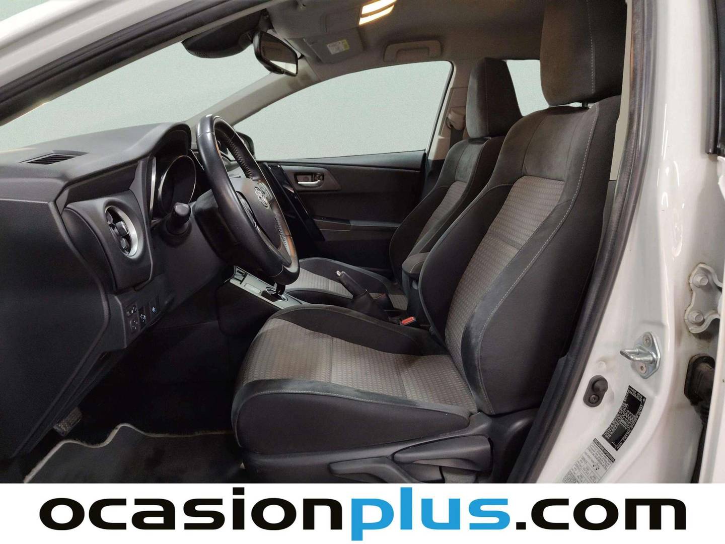 Foto asientos delanteros Toyota Auris Toyota Auris 140H Hybrid Feel! Edition (136 CV)
