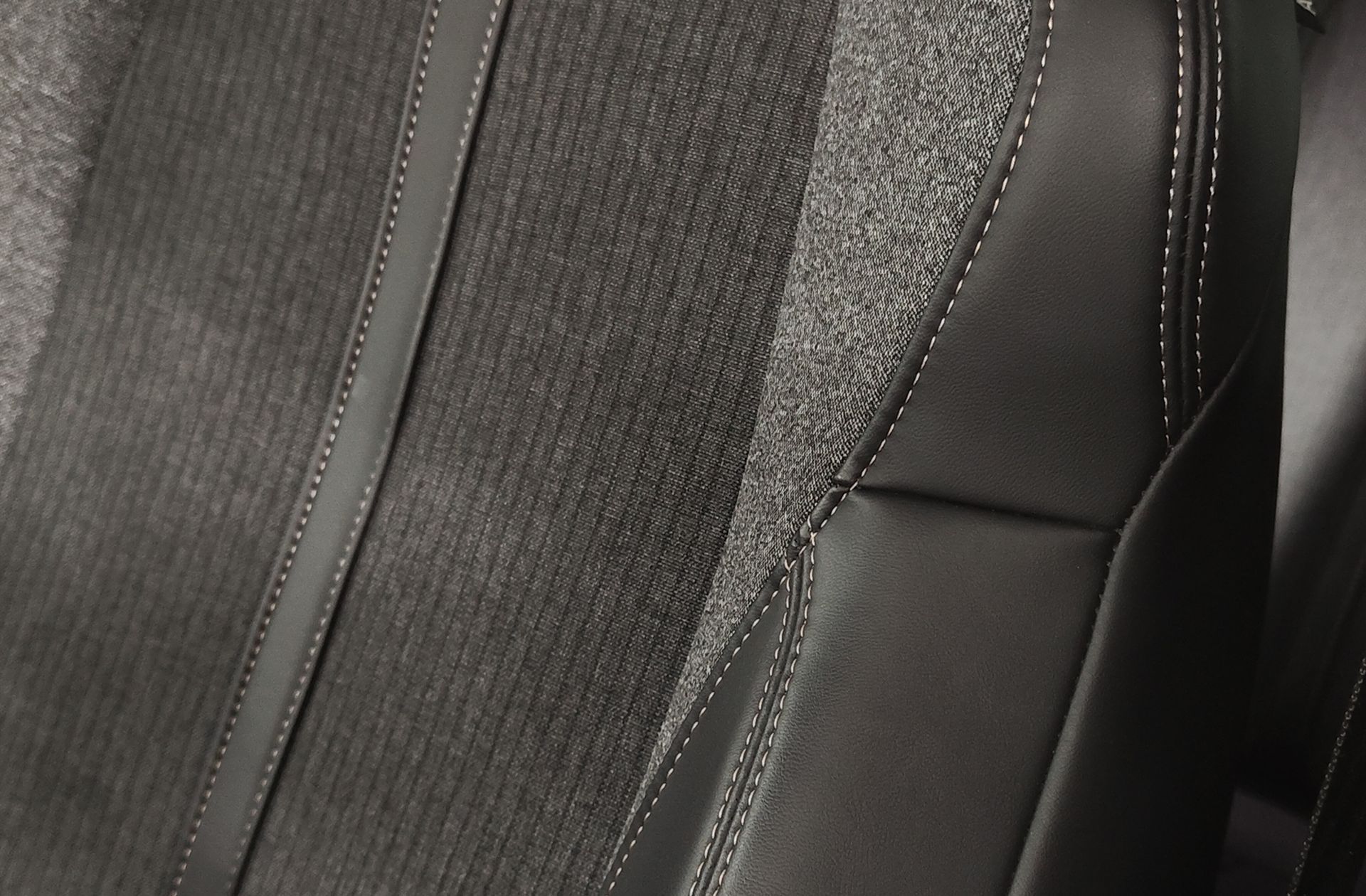 Peugeot 3008 PureTech 130 GT Line - foto 14