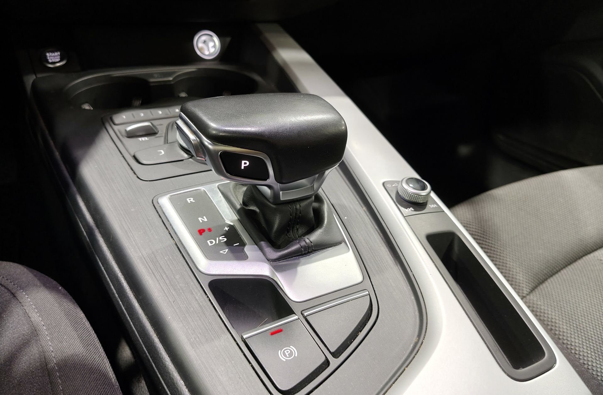 Audi A4 2.0 TDI S tronic - foto 5
