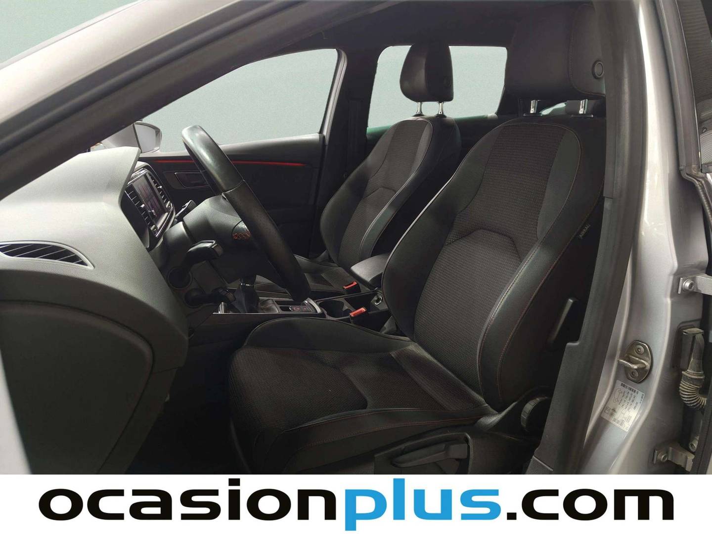 Foto asientos delanteros Seat León Seat León ST 1.5 TGI GNC S&S FR Edition Plus (130 CV)