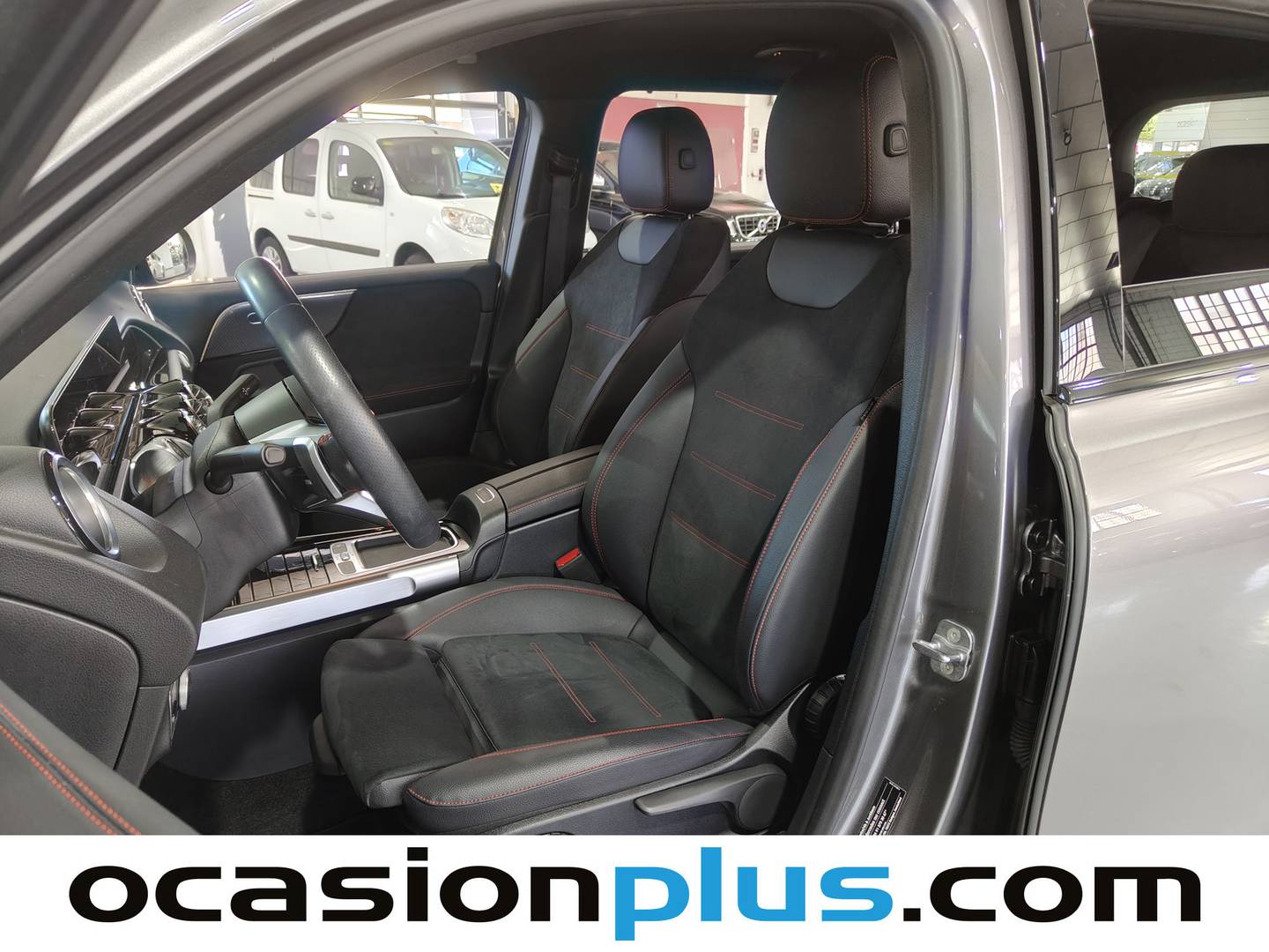 Foto asientos delanteros Mercedes GLB Mercedes GLB 200 d (150 CV) Pack AMG 7 Plazas