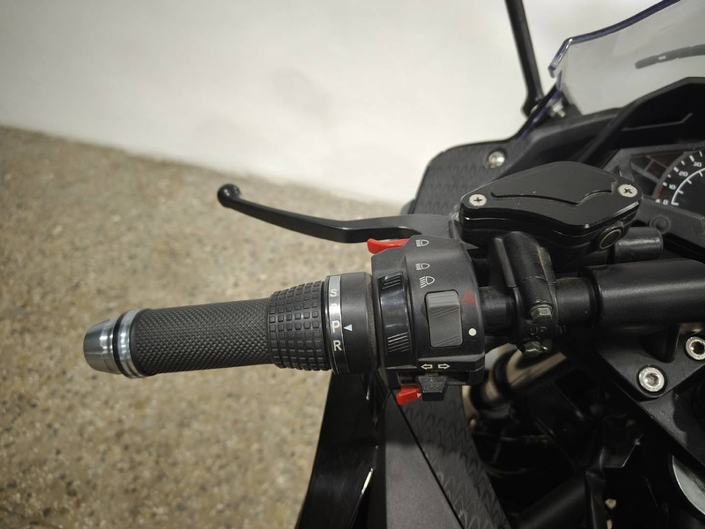 Foto E-BROH BRAVO E-BROH BRAVO CR (6CV)