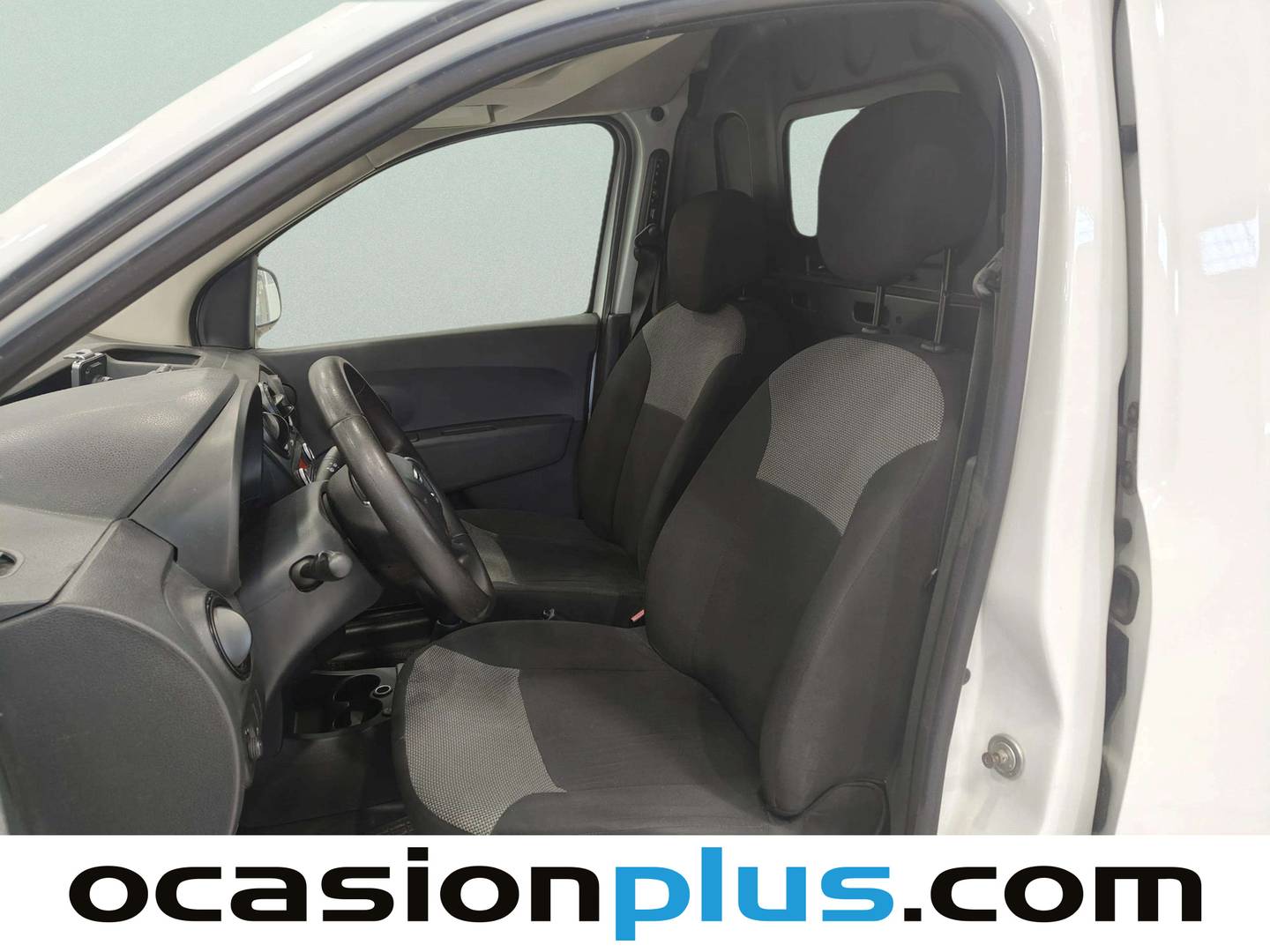 Foto asientos delanteros Dacia Dokker Dacia Dokker Van 1.6 GLP Essential (109 CV) ISOTERMO