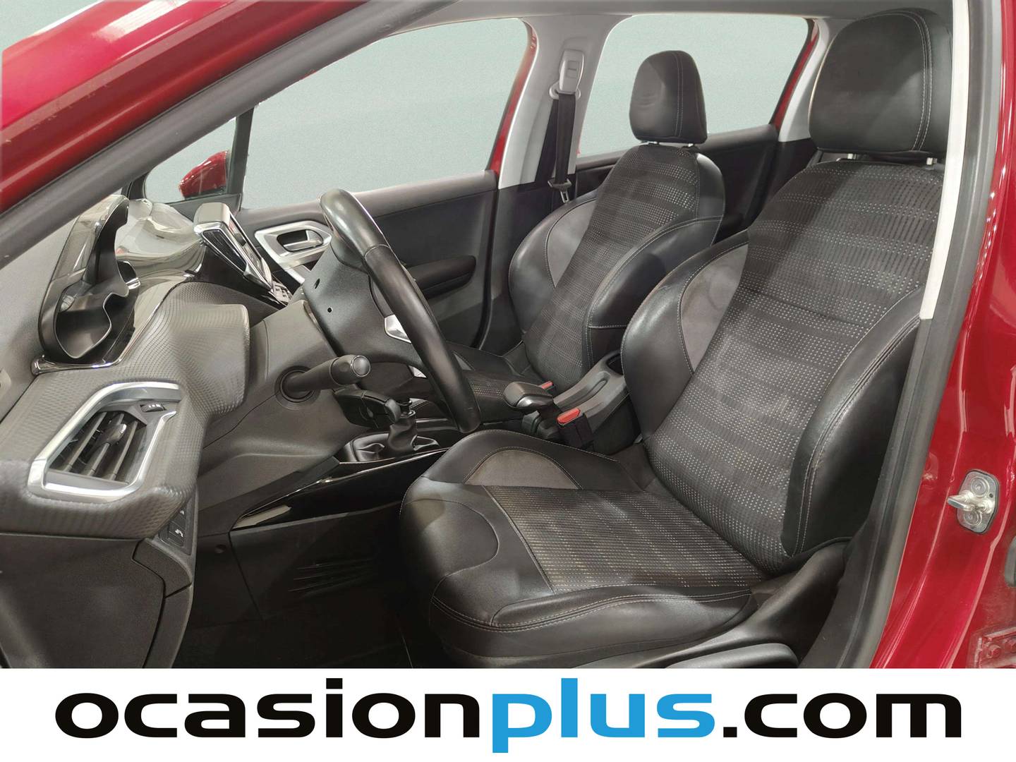 Foto asientos delanteros Peugeot 2008 Peugeot 2008 PureTech 110 S&S Allure (110 CV)