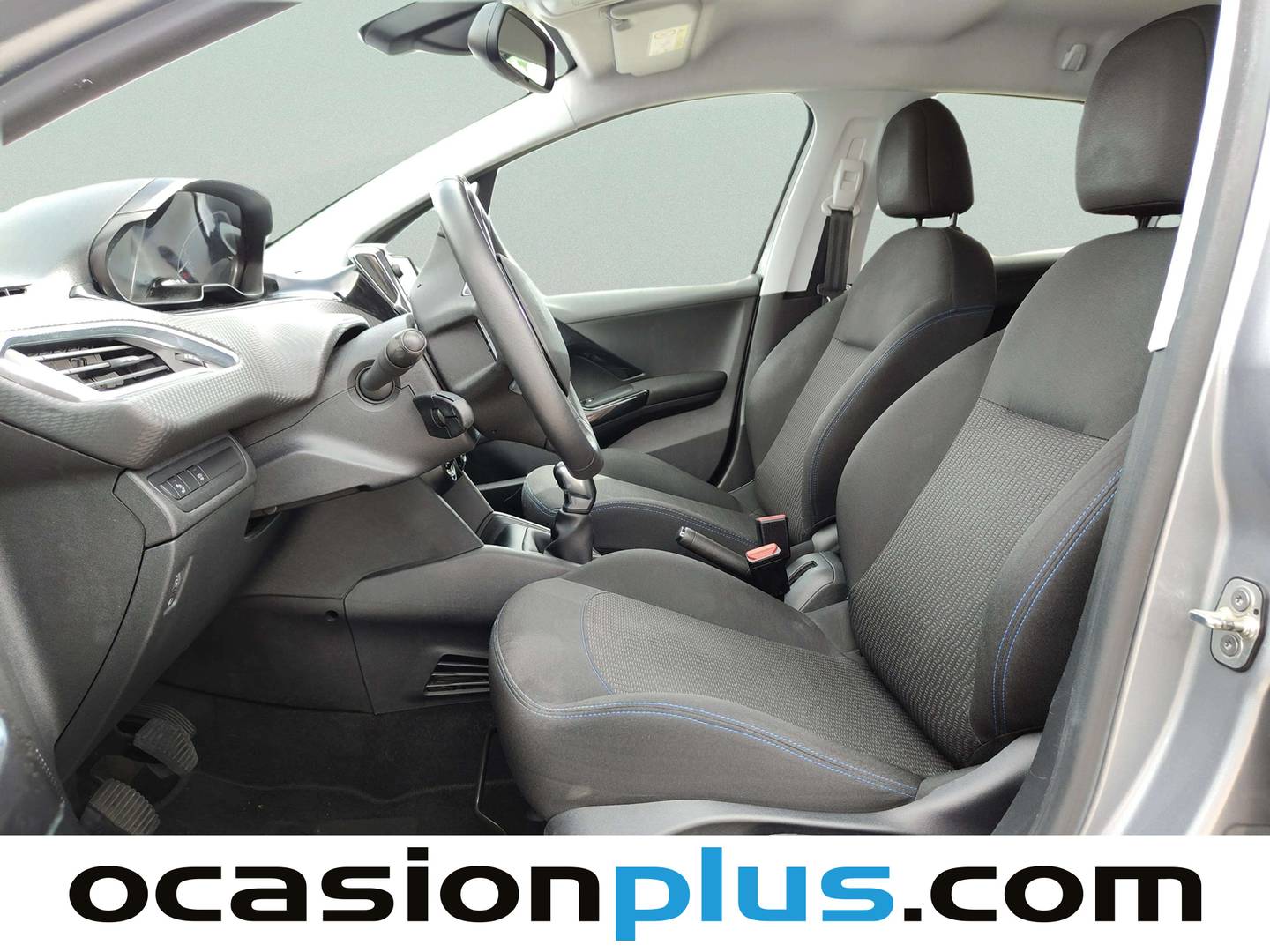 Foto asientos delanteros Peugeot 208 Peugeot 208 PureTech Signature (82 CV)