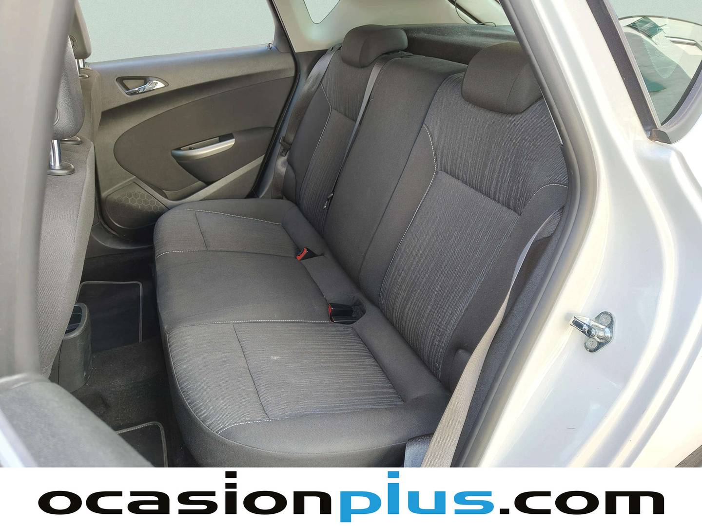 Foto asientos traseros Opel Astra Opel Astra 1.7 CDTI Enjoy (125 CV)
