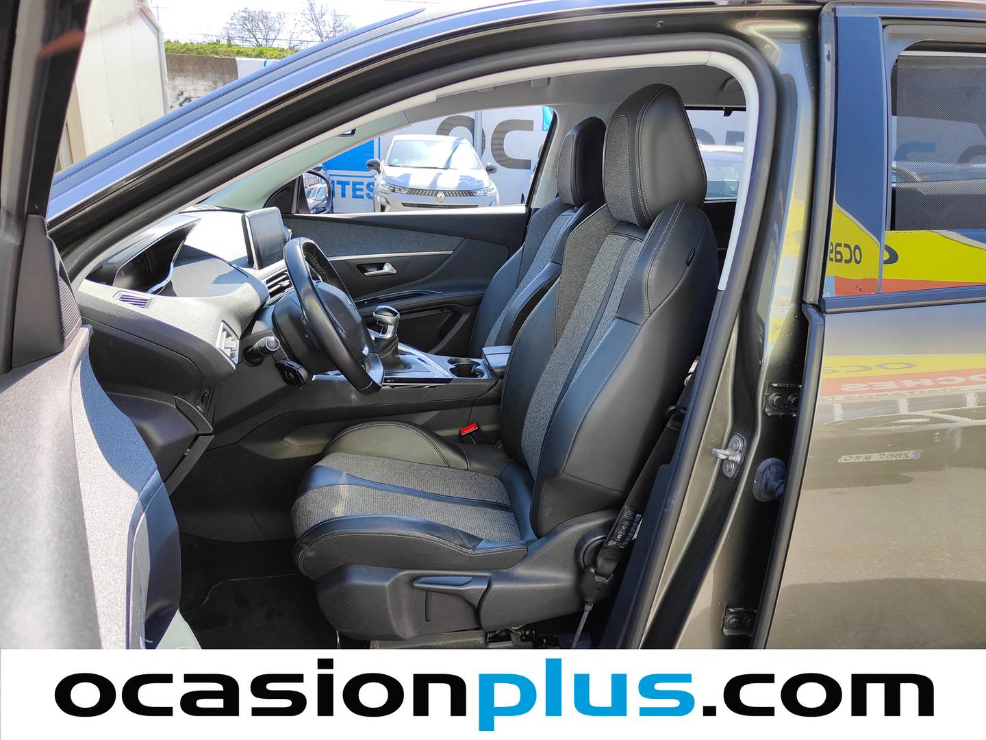 Foto asientos delanteros Peugeot 5008 Peugeot 5008 PureTech 130 S&S Allure  (130 CV)