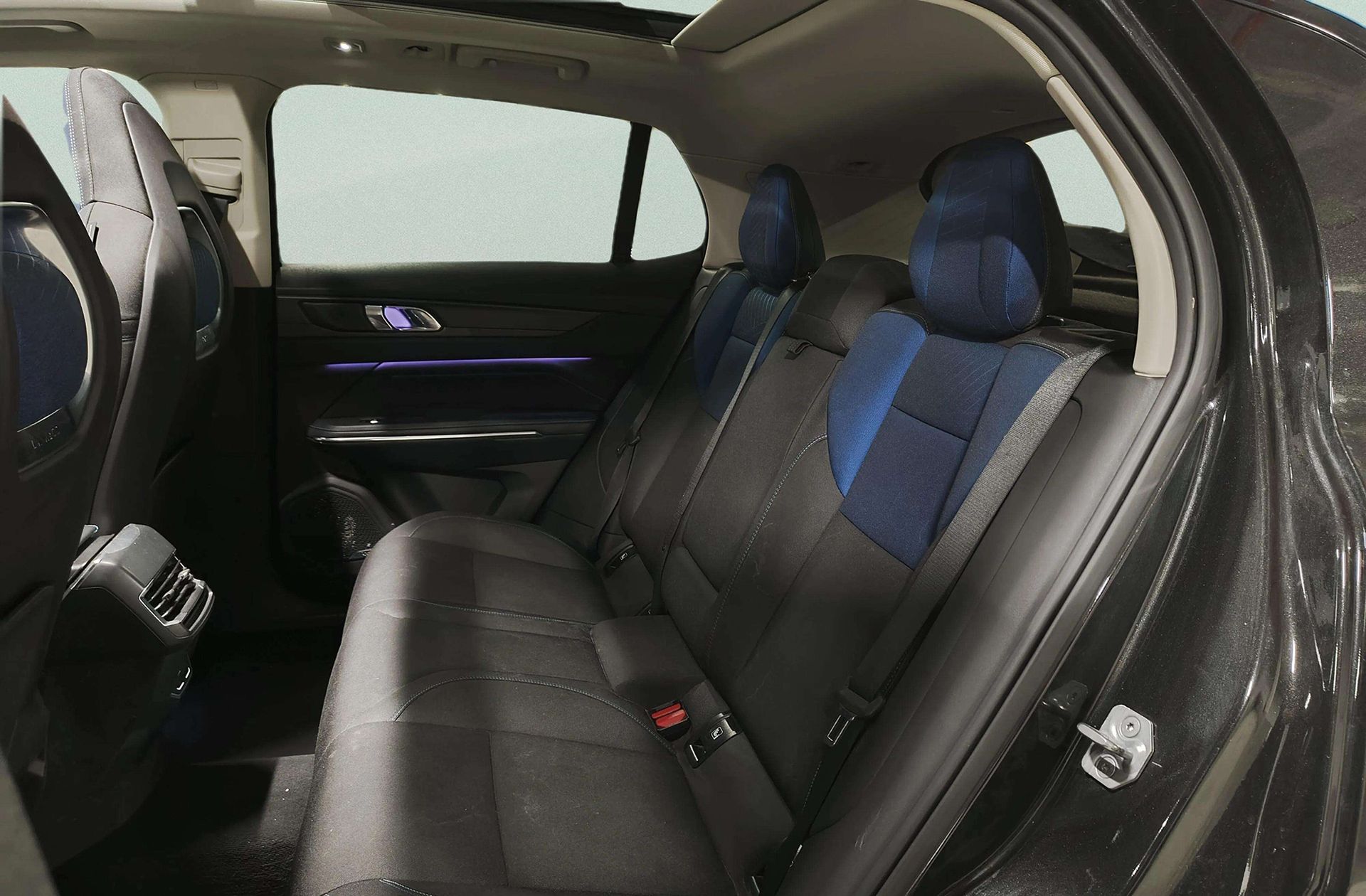 Lynk & Co 01 1.5 PHEV - foto 14