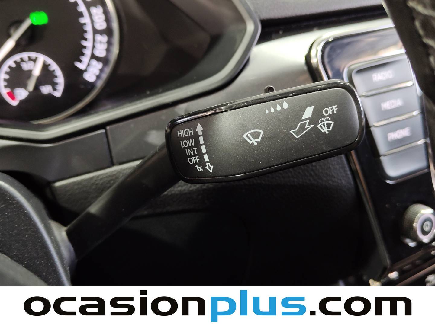 Skoda Superb Skoda Superb 2.0 TDI Active DSG (150 CV) seminuevo