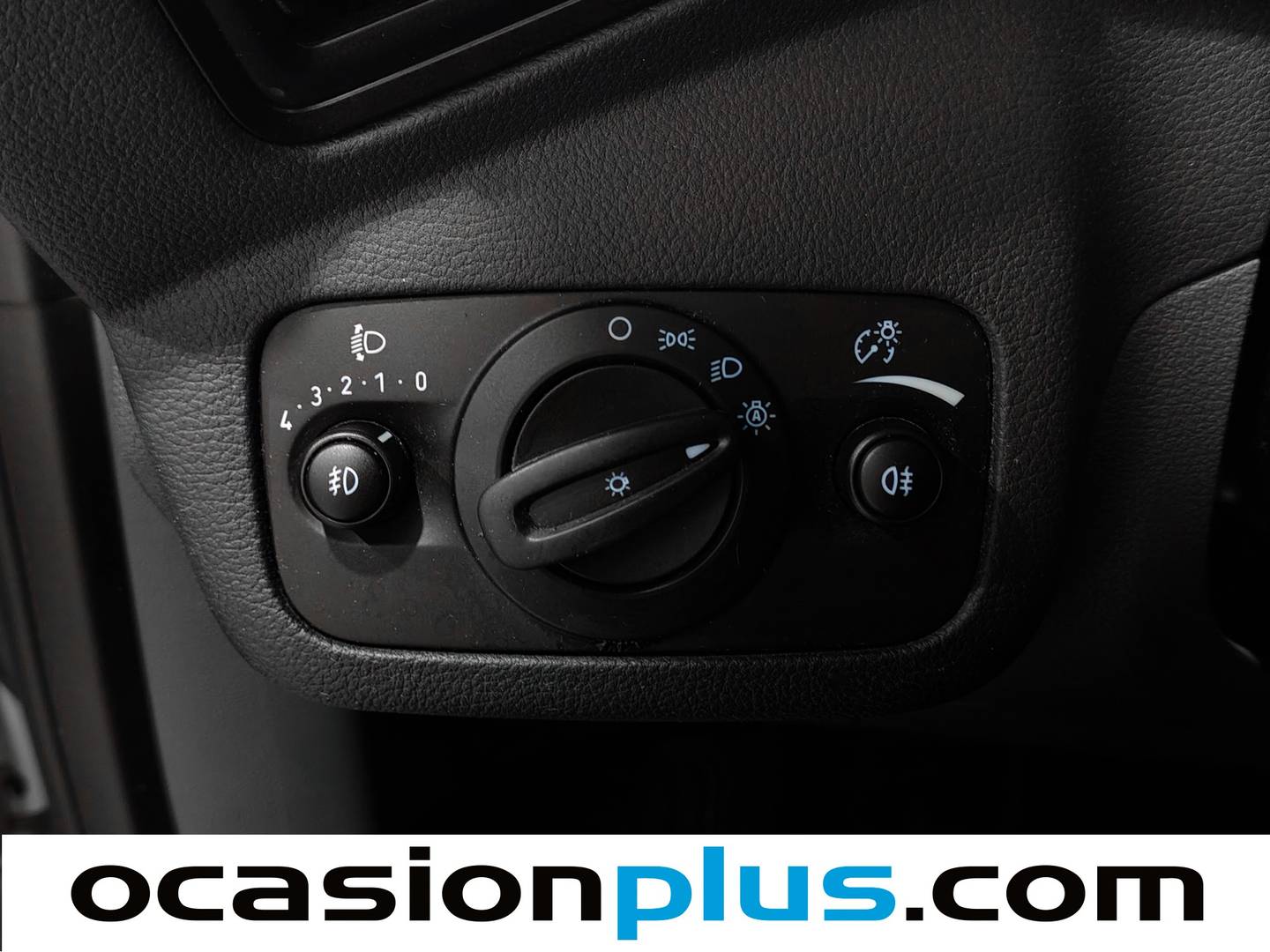 Equipamiento del Ford C-Max Ford C-Max 1.6 TDCI Trend (115 CV)