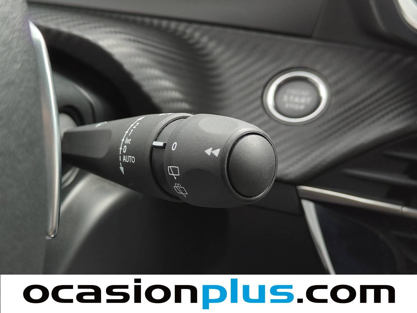 Foto Peugeot 2008 Peugeot 2008 Allure Hybrid eDCS6 (136 CV)