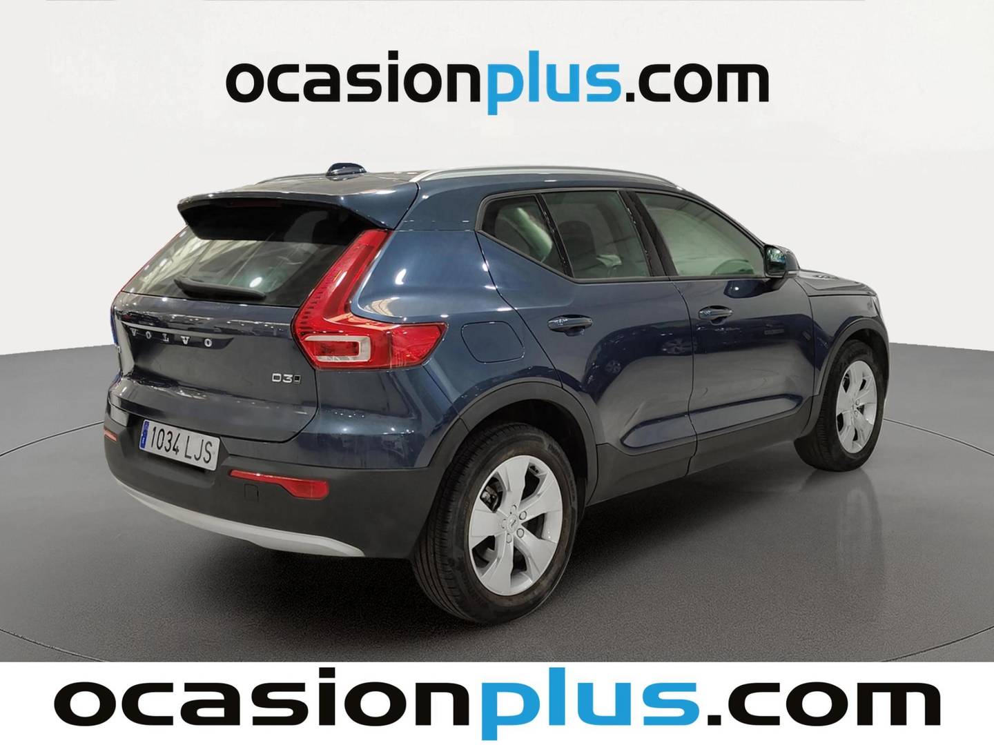 Foto trasera Volvo XC40 Volvo XC40 D3 Momentum AWD Auto (150 CV) derecha