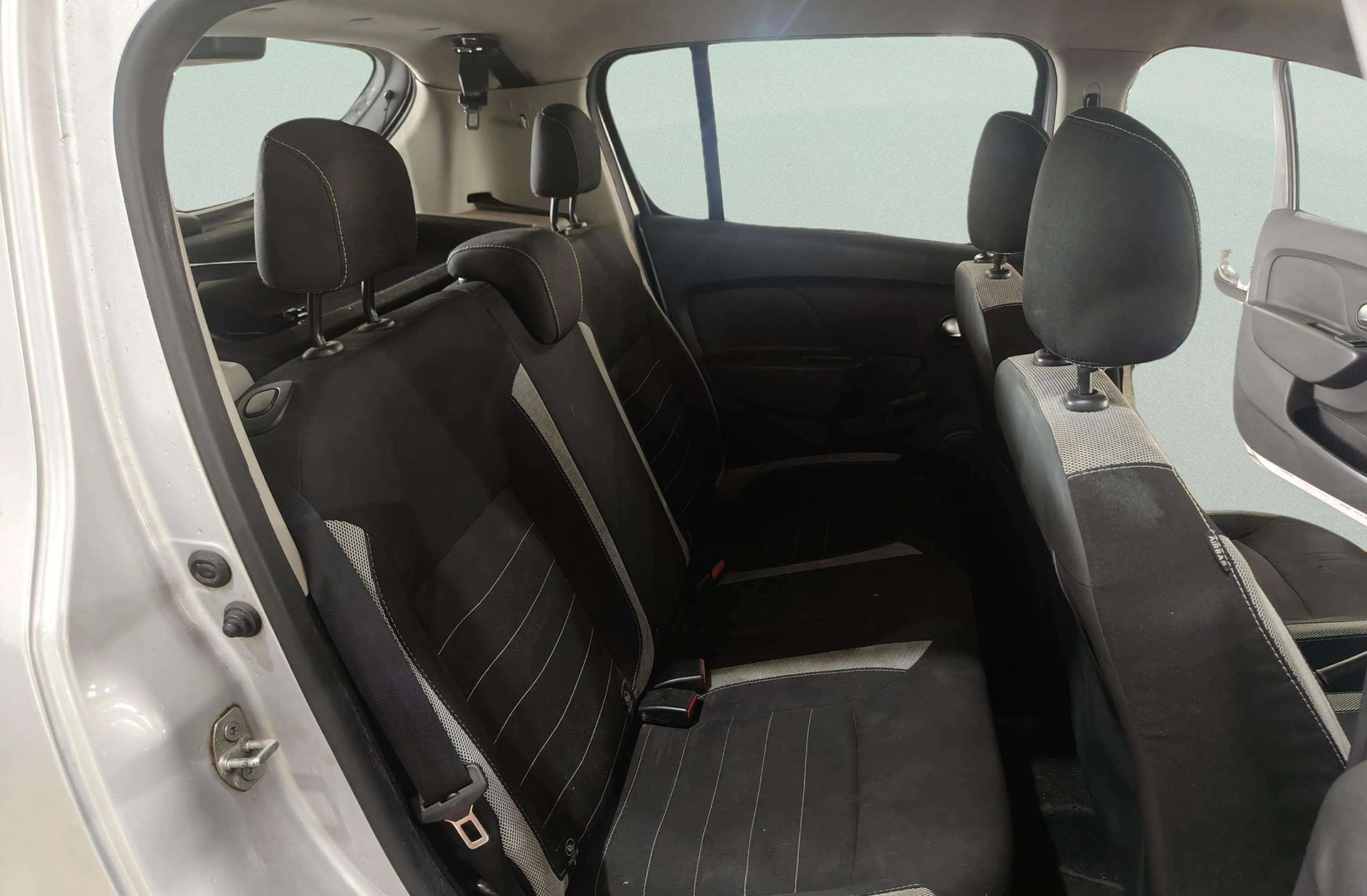 Dacia Sandero Stepway TCe - foto 13