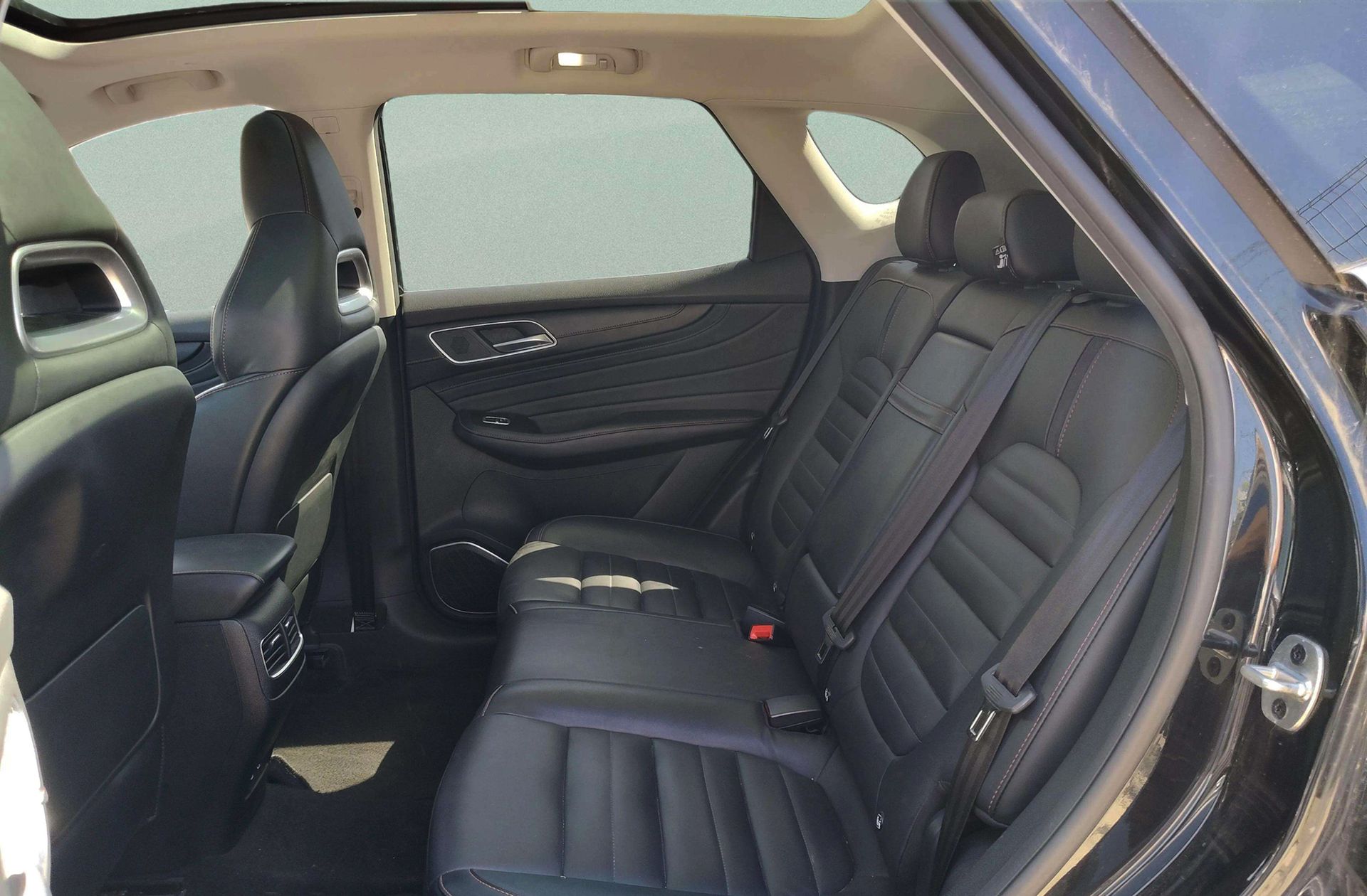 MG HS 1.5 Turbo GDI Luxury DCT - foto 16