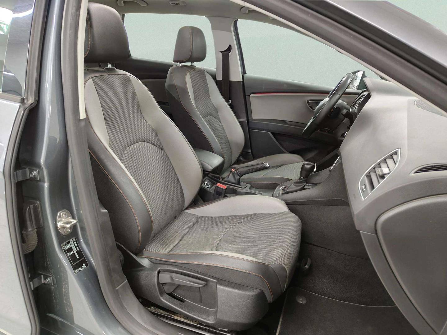 Seat León Seat Leon Xperience 2.0 TDI S&S X-perience Plus 4Drive DSG6 (184 CV) de segunda mano