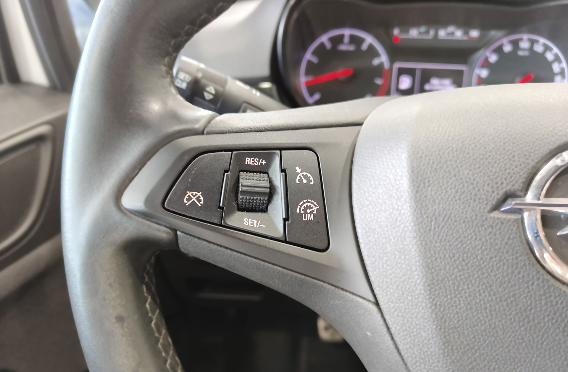 Opel Corsa 1.4 GLP Design Line - foto 25