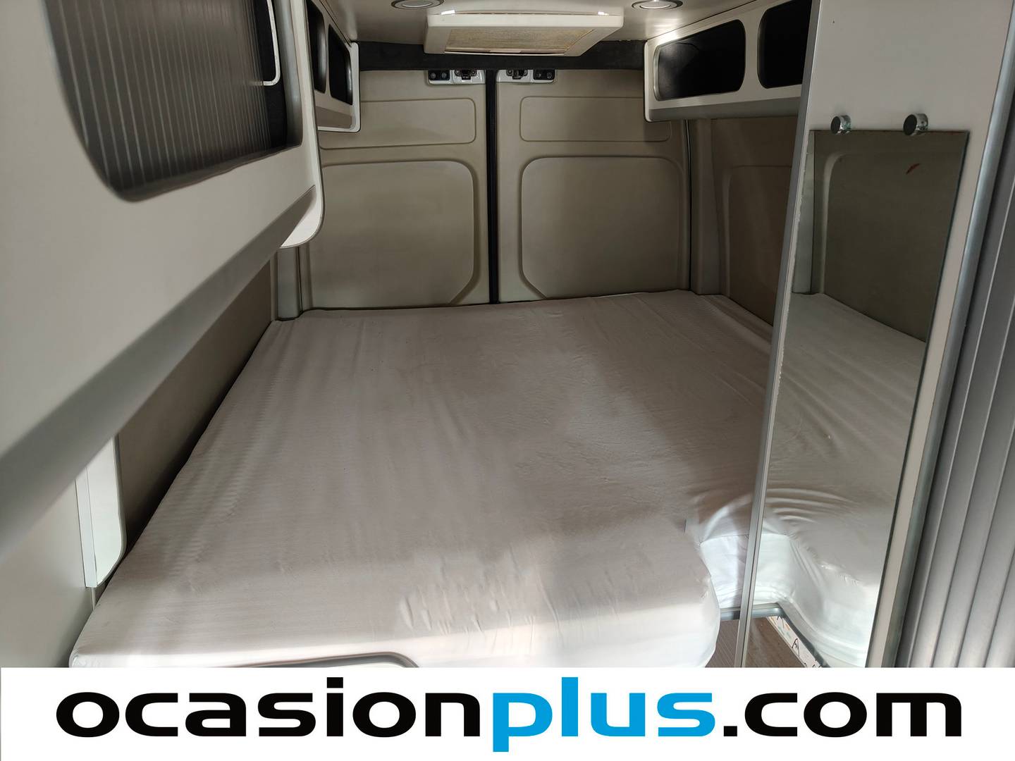 Volkswagen Crafter Volkswagen Crafter 35 Furgón Batalla Larga TA 2.0 TDI (140 CV) 3 Plazas 140cv