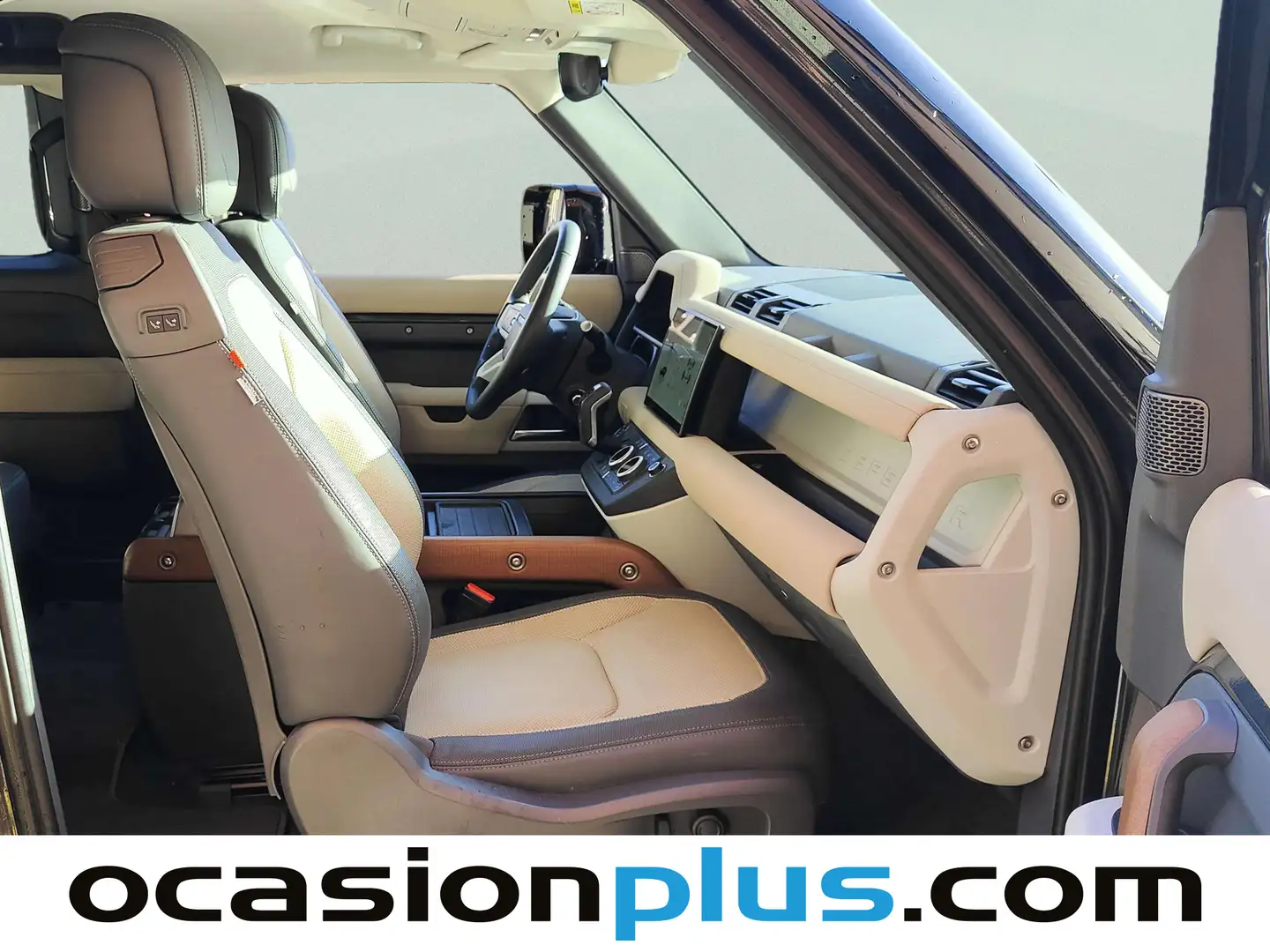 Foto Land Rover Defender Land Rover Defender 90 3.0 I6 MHEV X-Dynamic HSE 4WD AT  (400 CV)