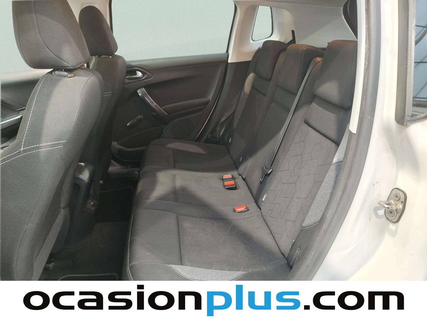 Foto asientos traseros Peugeot 2008 Peugeot 2008 VTI 82 Active (82 CV)