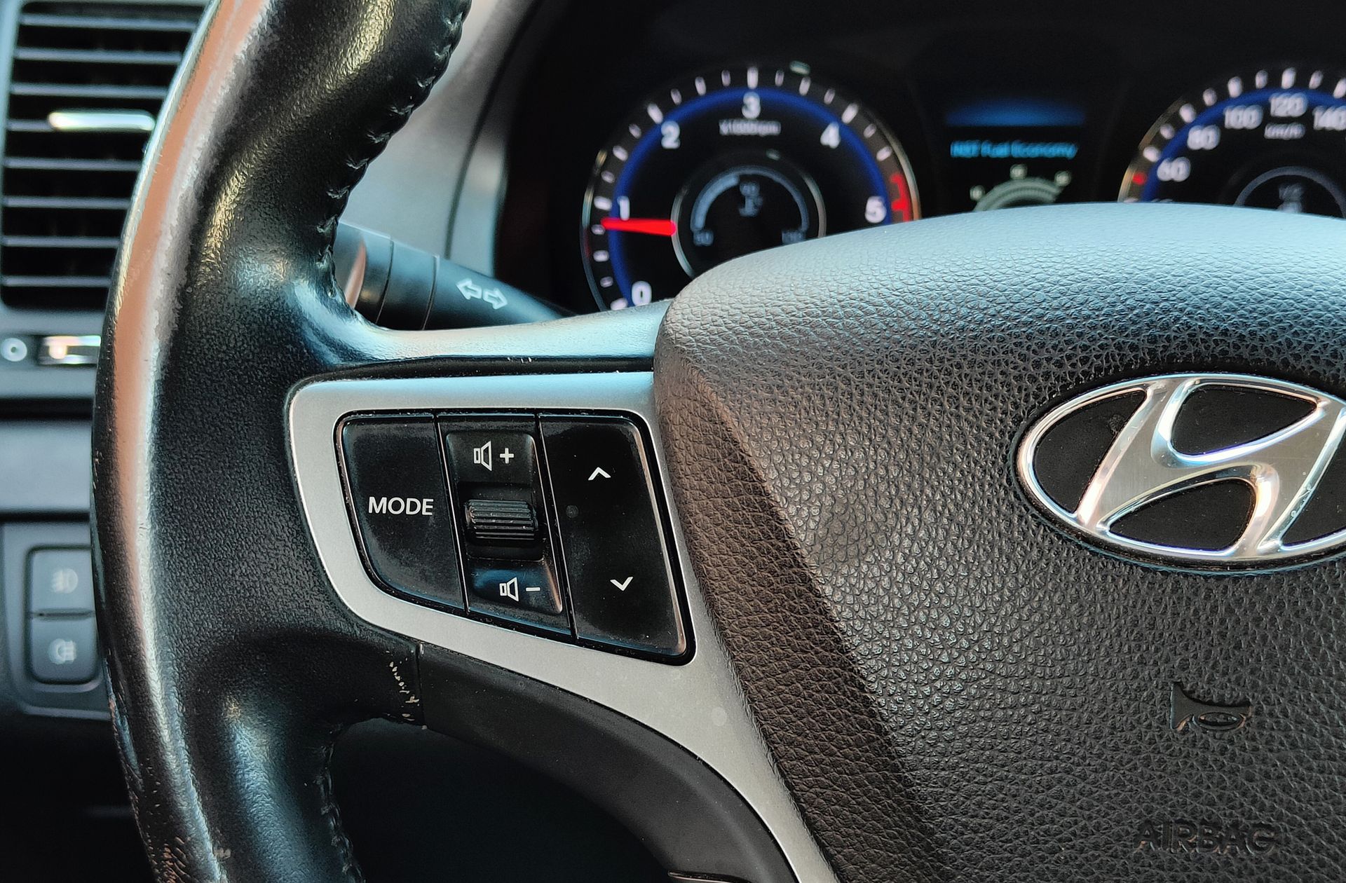 Hyundai i40 CW 1.7 CRDi BlueDrive Tecno - foto 26