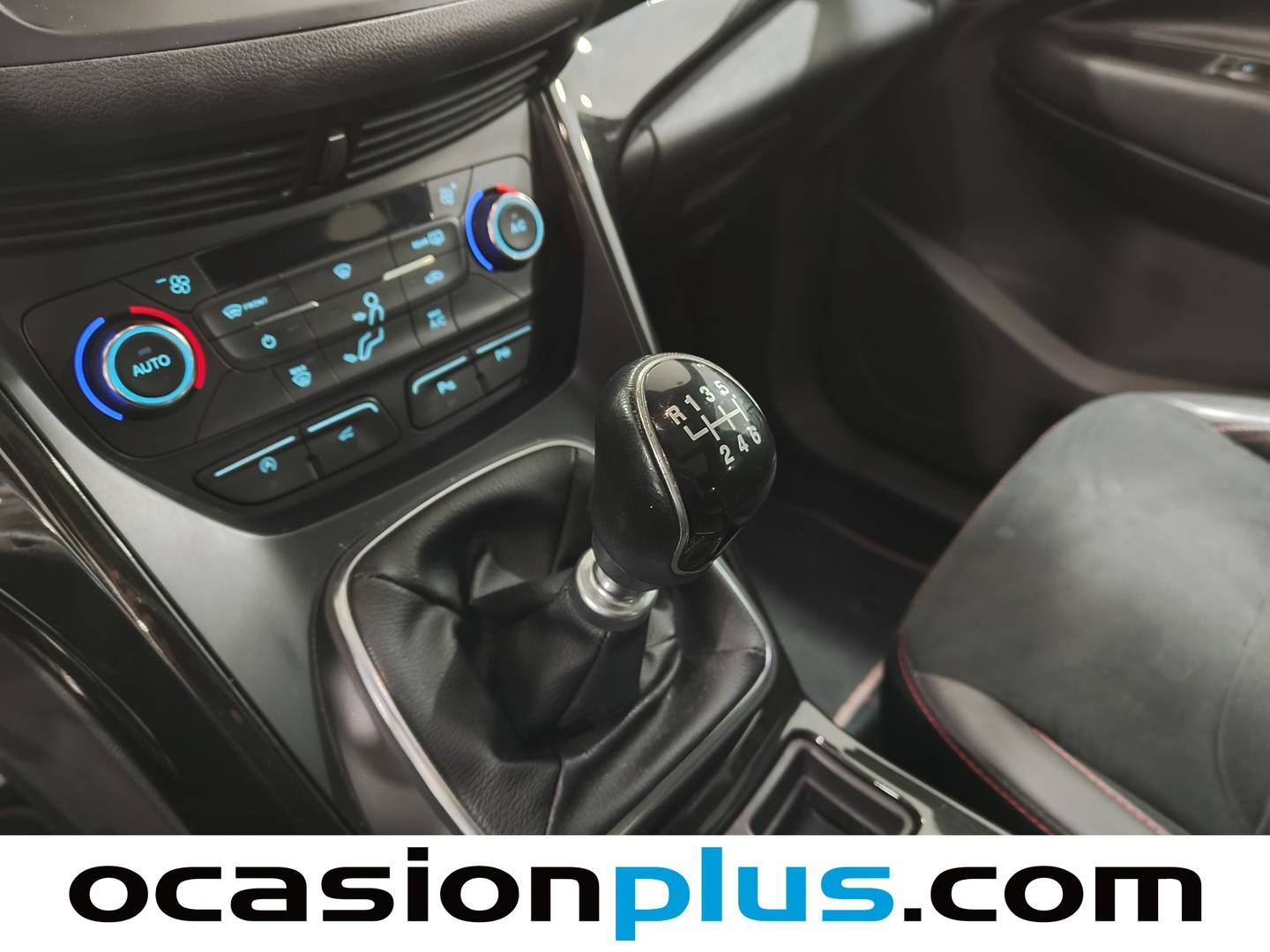 Foto Ford Kuga Ford Kuga 2.0 TDCI ST-Line Limited Edition 4x4 132 kW (180 CV)