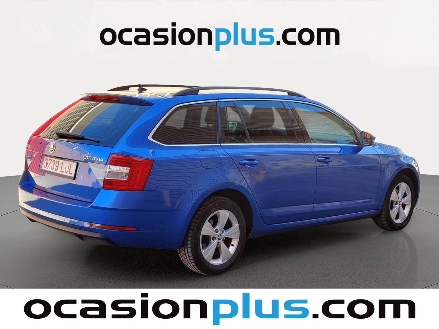 Foto trasera Skoda Octavia Skoda Octavia Combi 1.5 TSI Ambition (150 CV) derecha