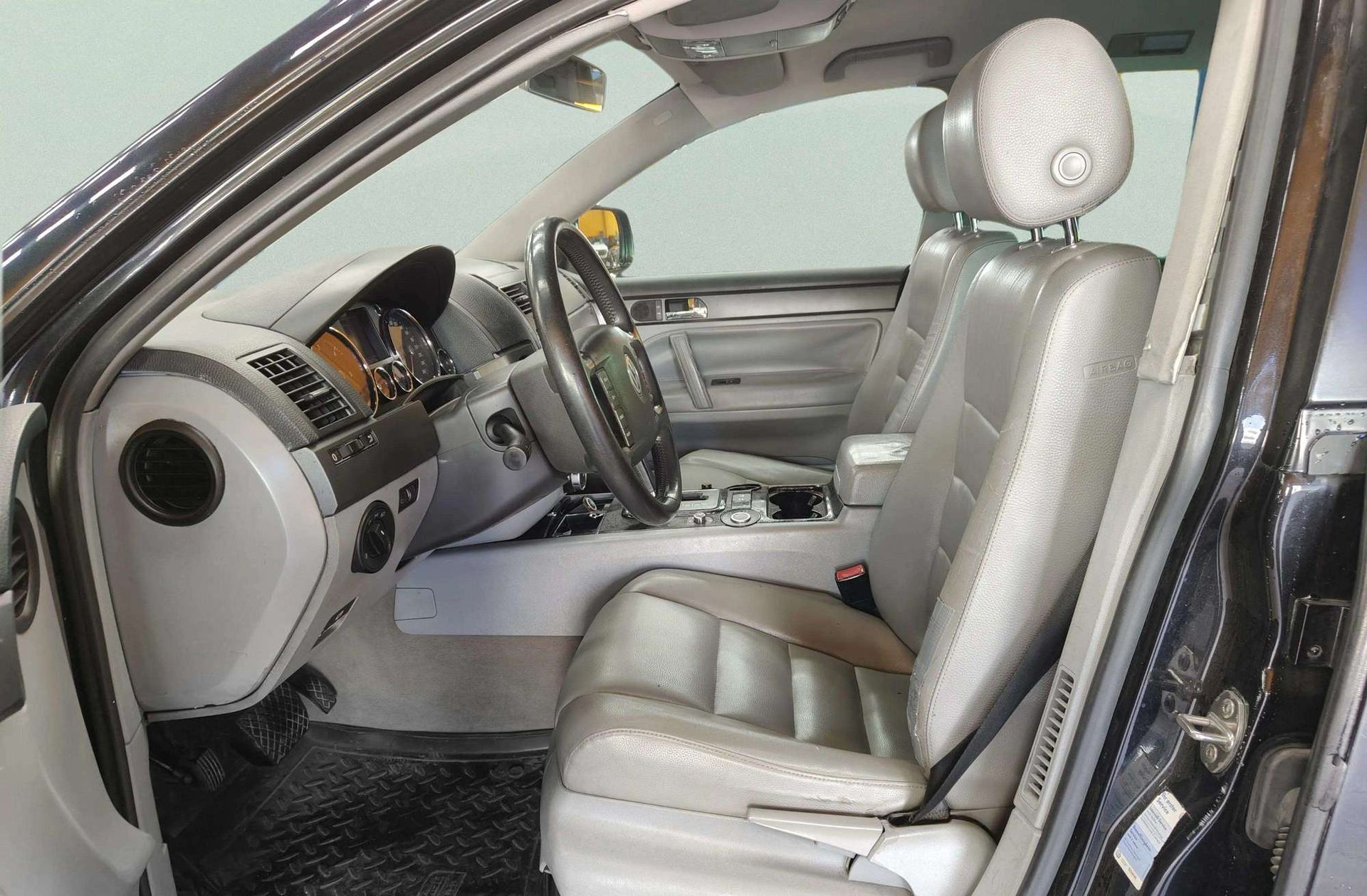 Volkswagen Touareg 2.5 TDI R5 Tiptronic - foto 10