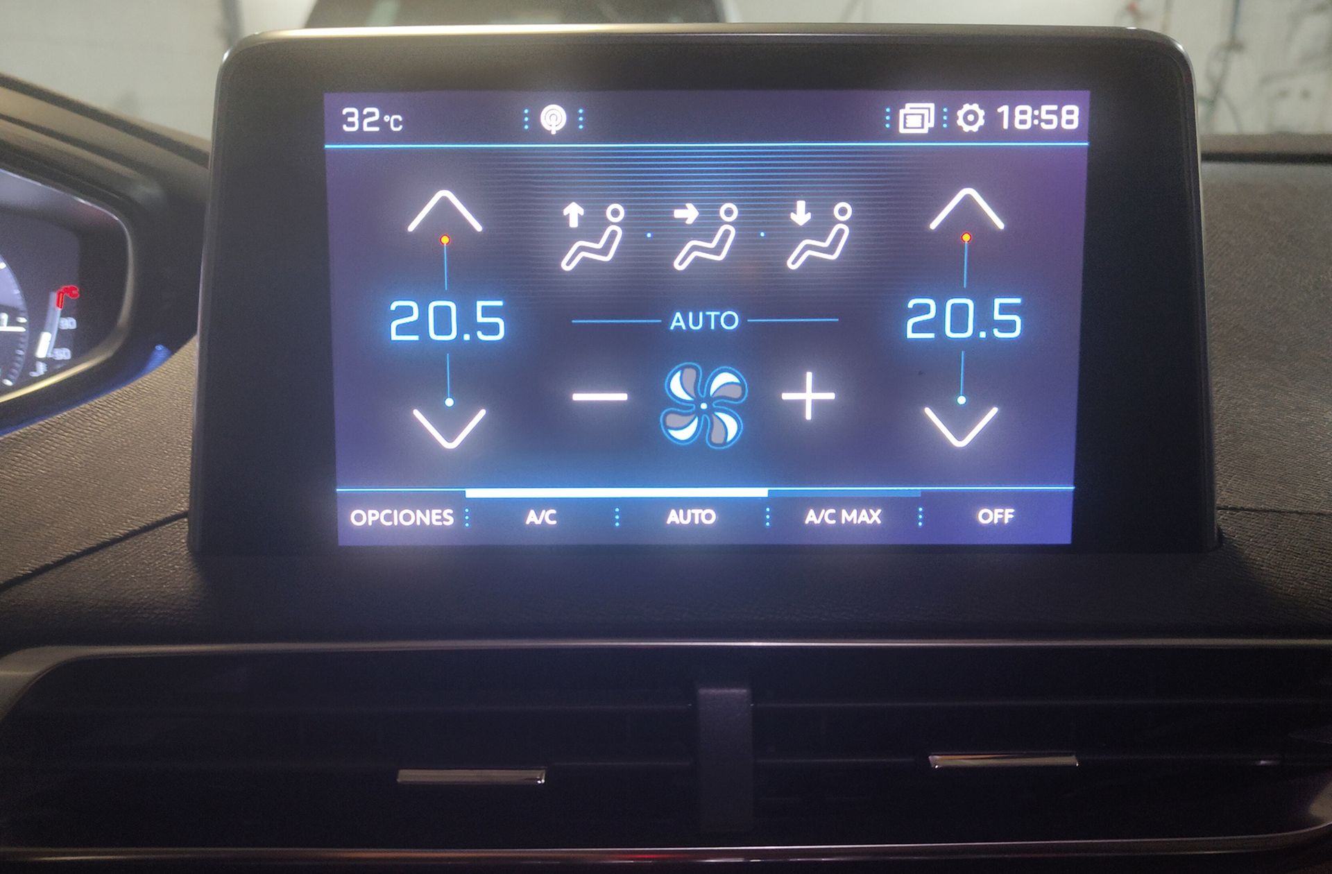 Peugeot 3008 PureTech 130 Allure - foto 31