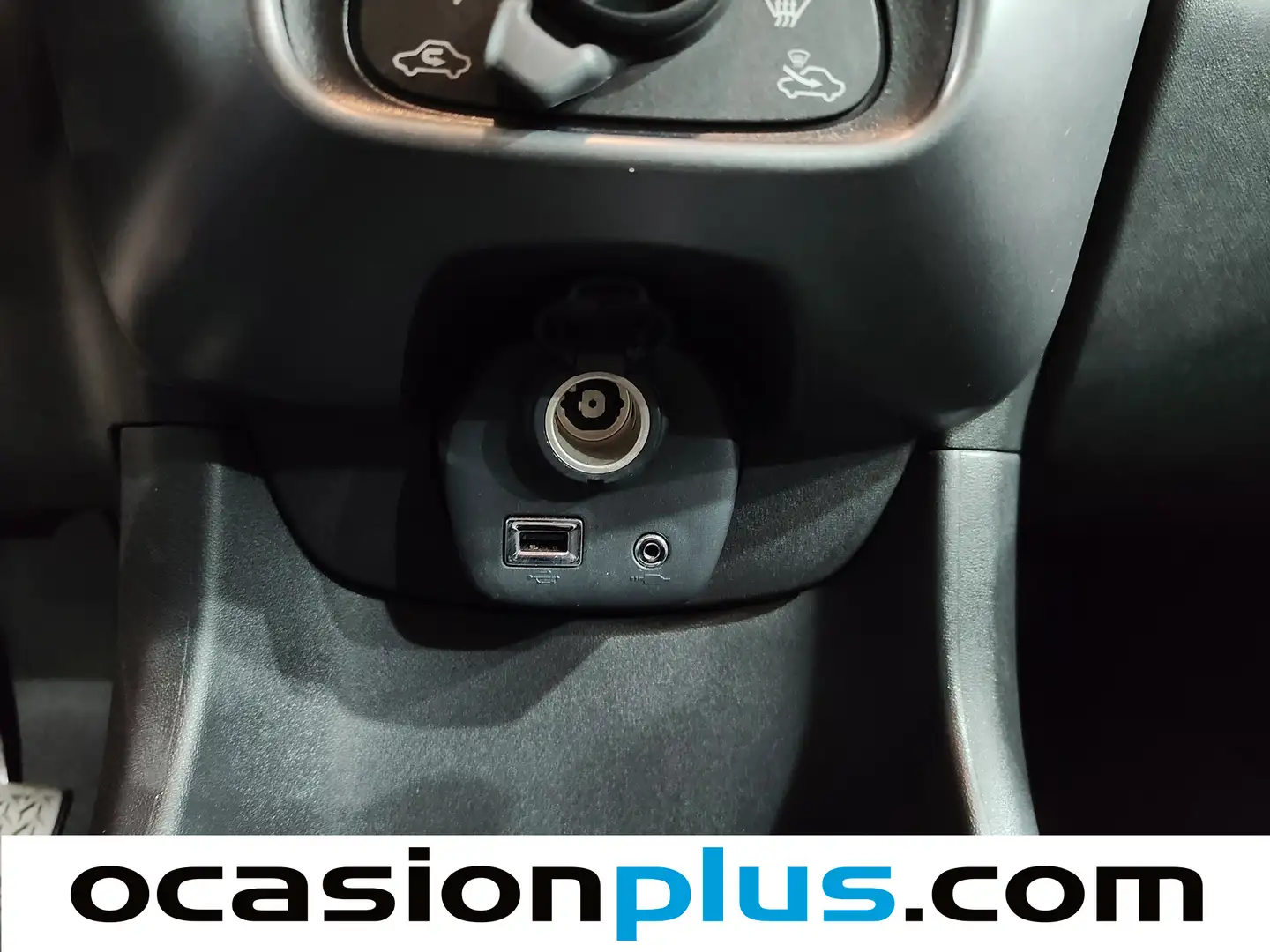 Foto Toyota Aygo Toyota Aygo 1.0 70 x-play (72 CV)