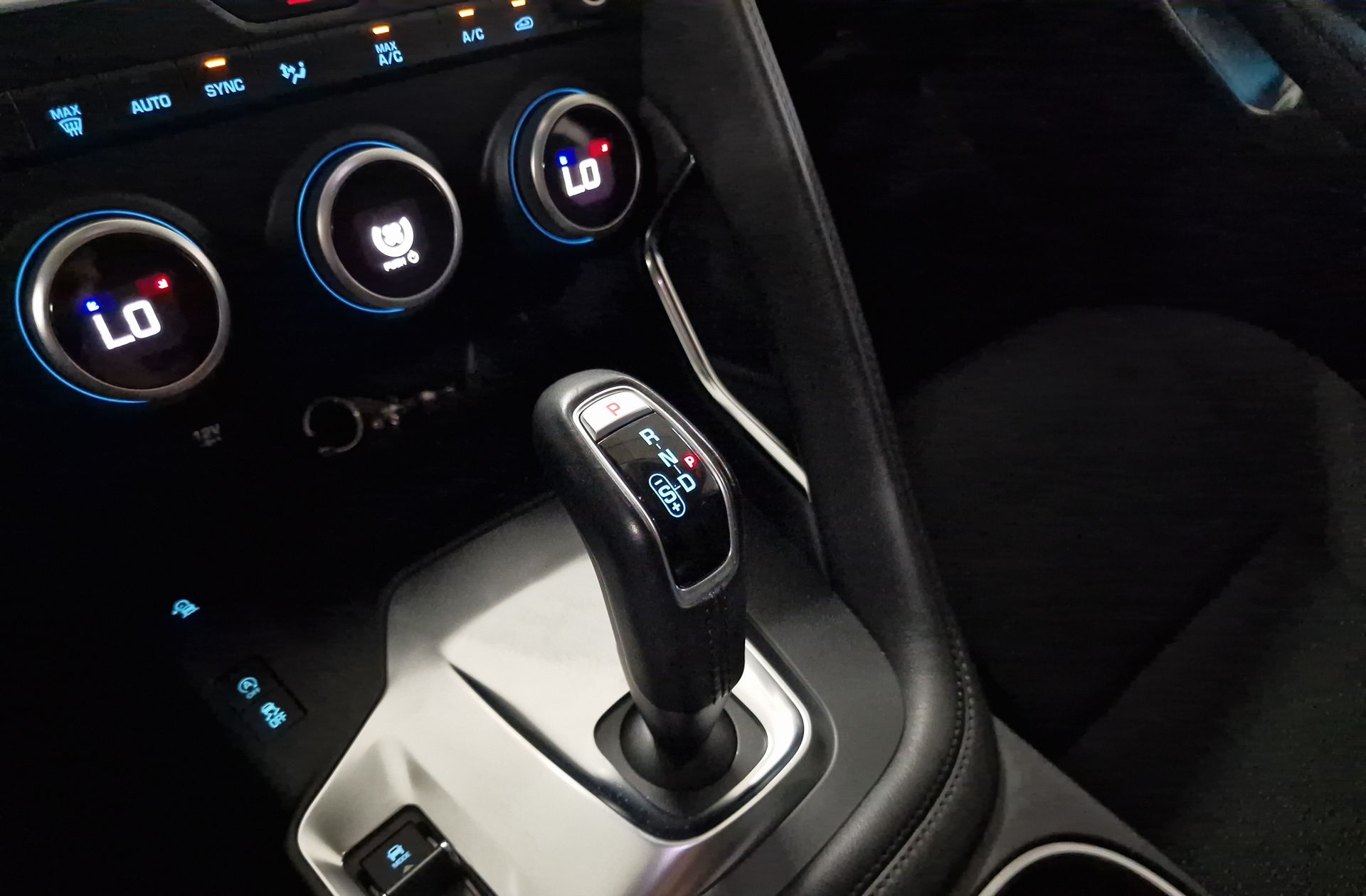 Jaguar E-Pace 2.0D 4WD - foto 5