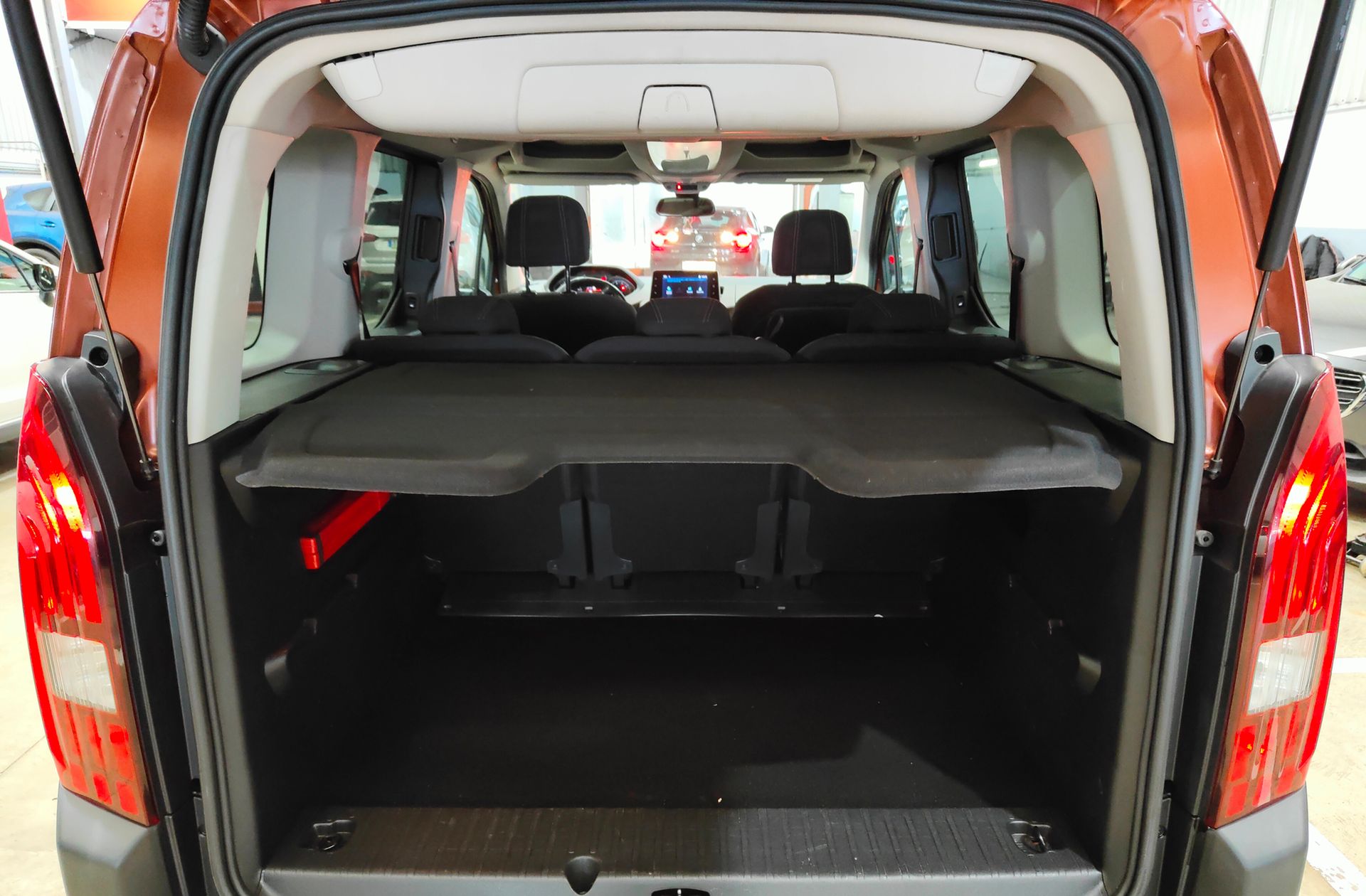 Peugeot Rifter PureTech 130 GT Line Standard EAT8 - foto 17
