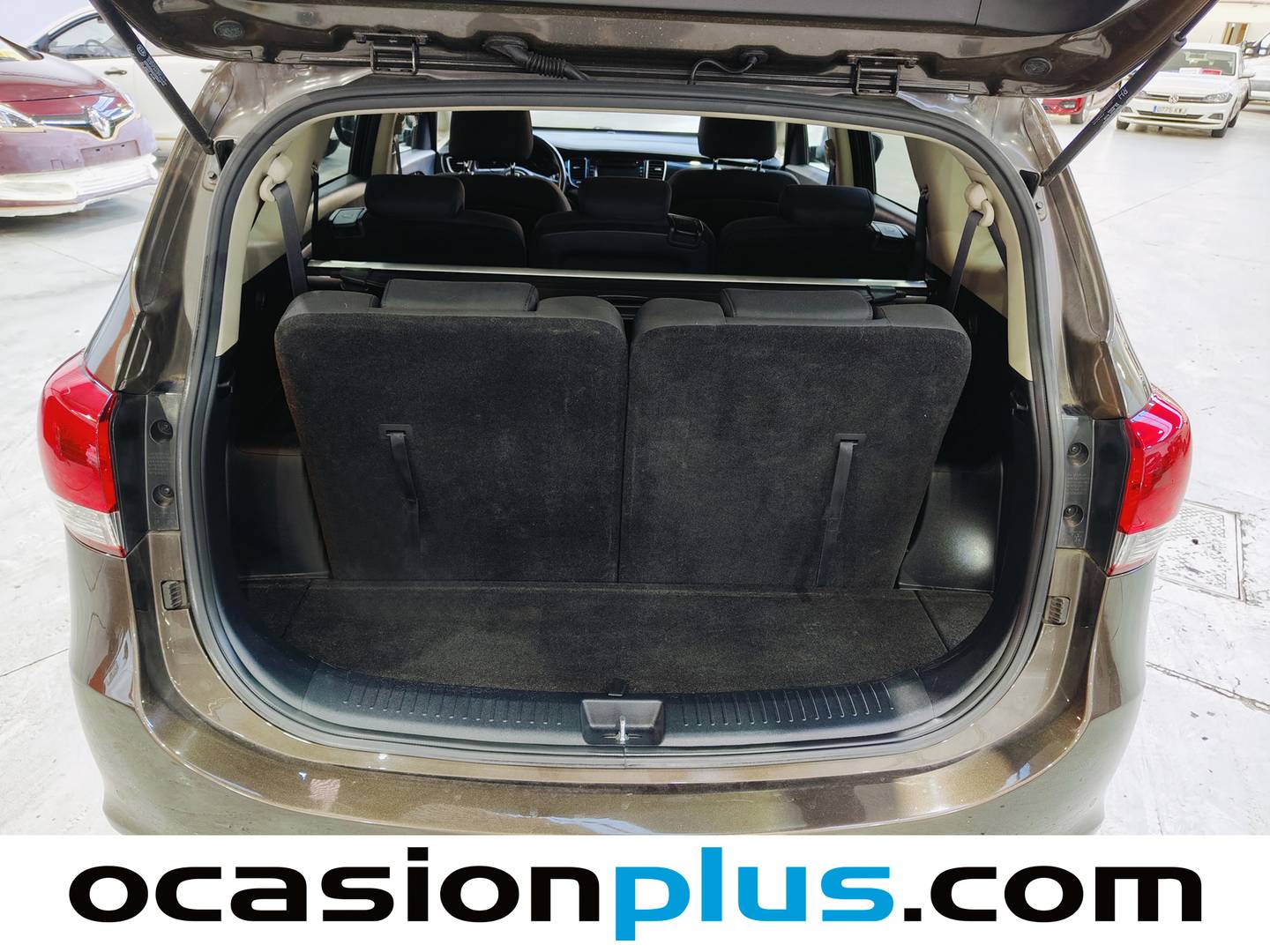 Fotos maletero KIA Carens KIA Carens 1.7 CRDi VGT Eco-Dynam x-Tech (115 CV) 7 PLAZAS