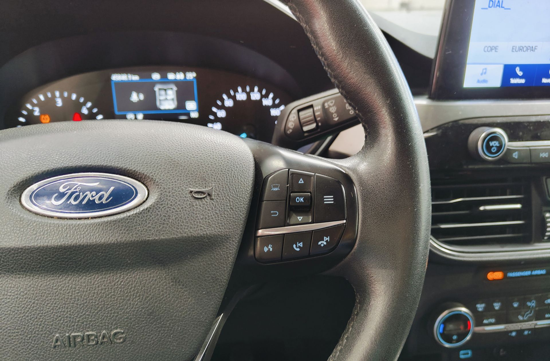 Ford Kuga 2.0 EcoBlue MHEV Titanium - foto 26