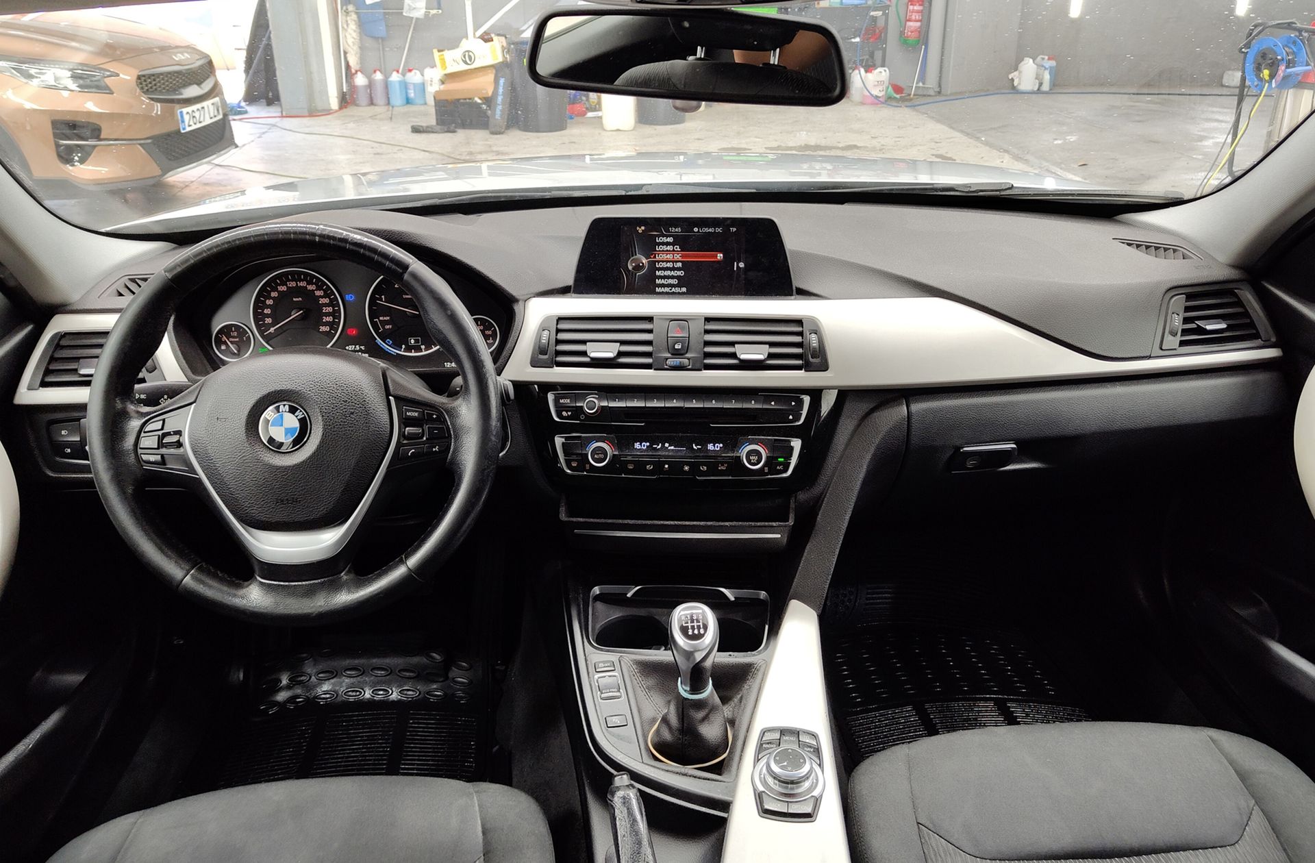 BMW Serie 3 318d - foto 6