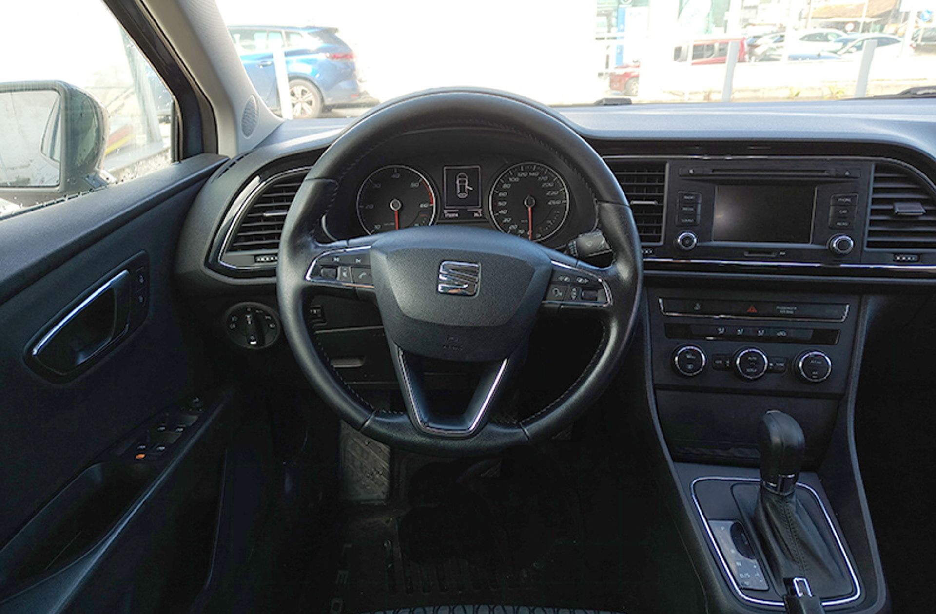 SEAT León 1.6 TDI CR Style DSG - foto 19