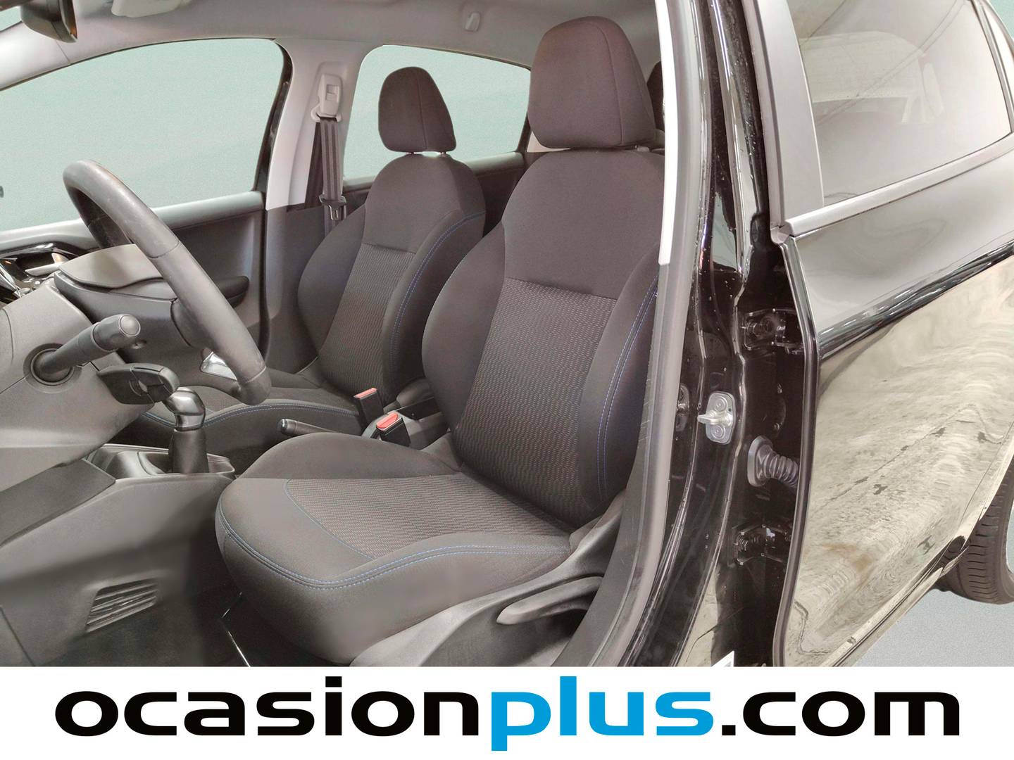 Foto asientos delanteros Peugeot 208 Peugeot 208 PureTech Signature  (82 CV)