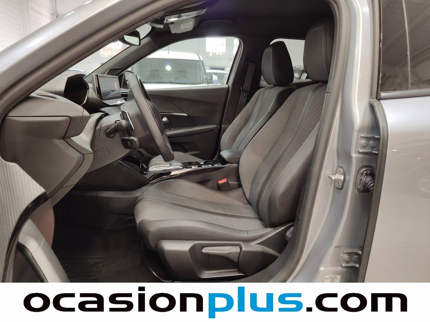 Foto asientos delanteros Peugeot 2008 Peugeot 2008 Allure Hybrid eDCS6 (145 CV)