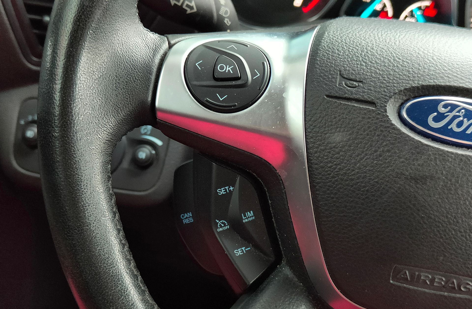 Ford Kuga 1.5 EcoBoost Trend 4x2 - foto 21