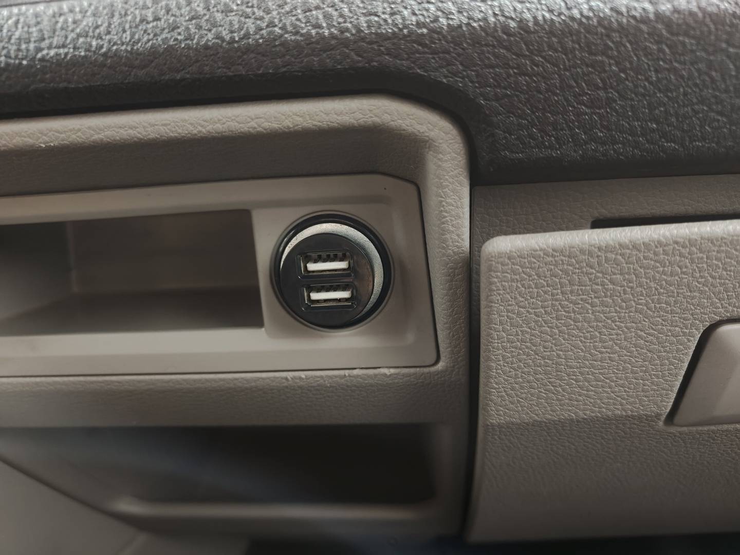 Foto Volkswagen Caravelle Volkswagen Caravelle Trendline Batalla Corta 2.0 TDI BMT (114 CV) 9 Plazas