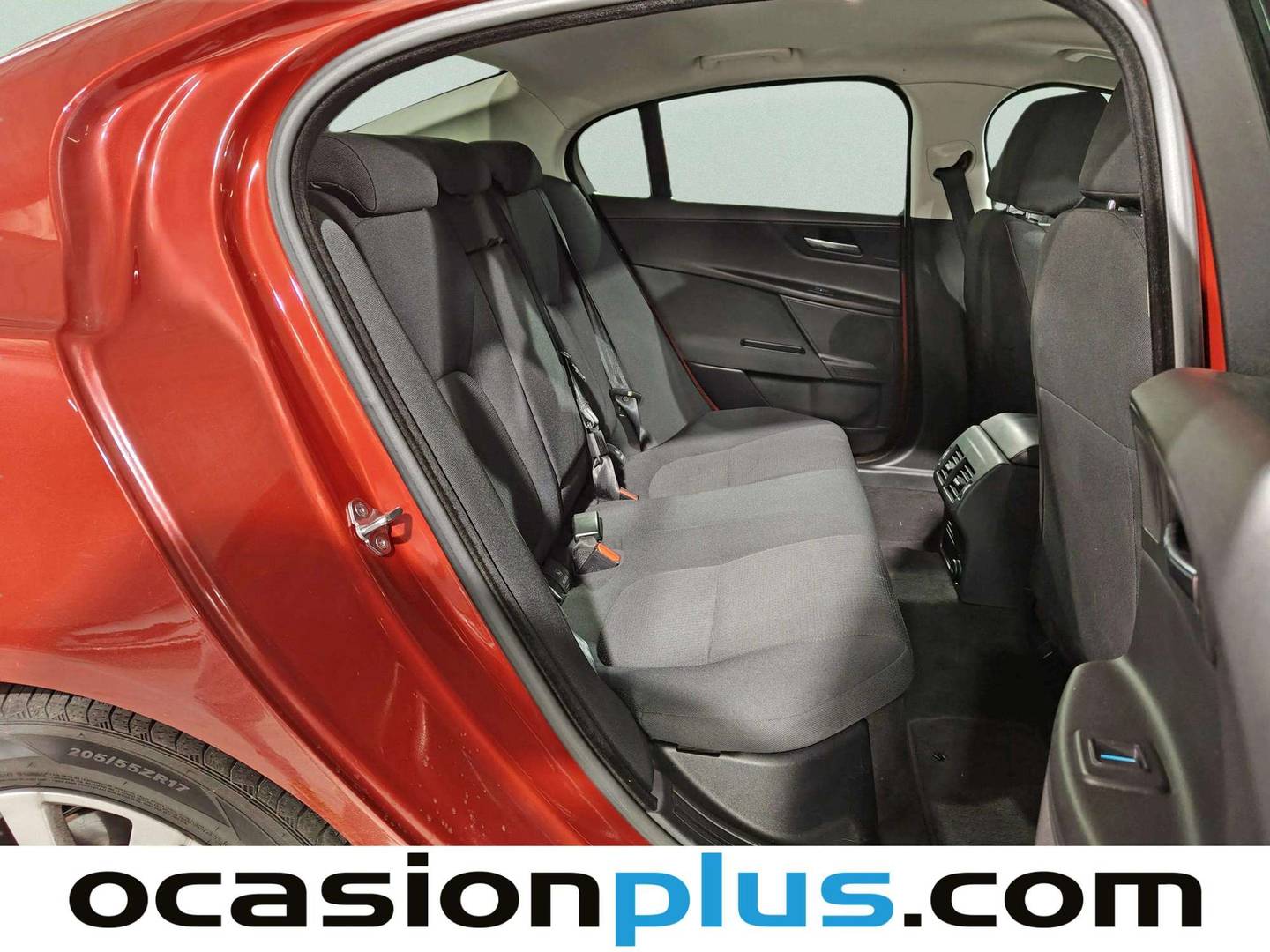 Foto Jaguar XE Jaguar XE 2.0 Diesel Pure RWD Auto (180 CV)