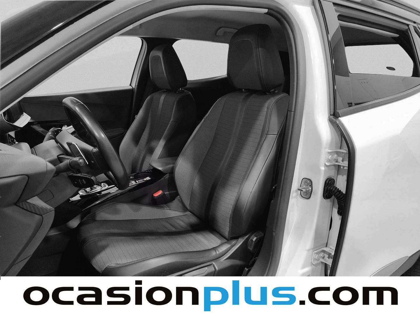 Foto asientos delanteros Peugeot 2008 Peugeot 2008 PureTech 130 S&S Allure EAT8 (130 CV)