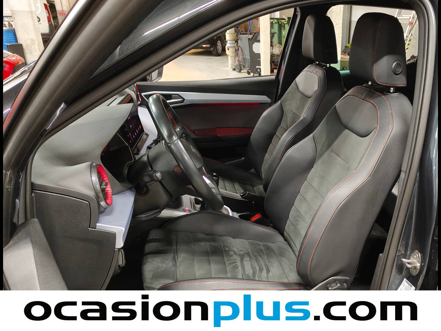 Foto asientos delanteros Seat Arona SEAT Arona 1.0 TSI S&S FR Plus (110 CV)