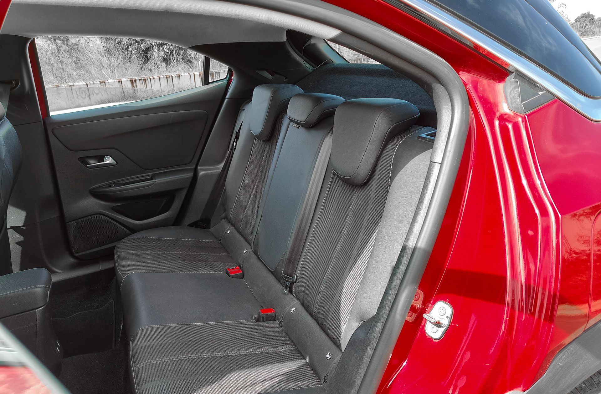 Opel Mokka 1.2 T Business Elegance - foto 13